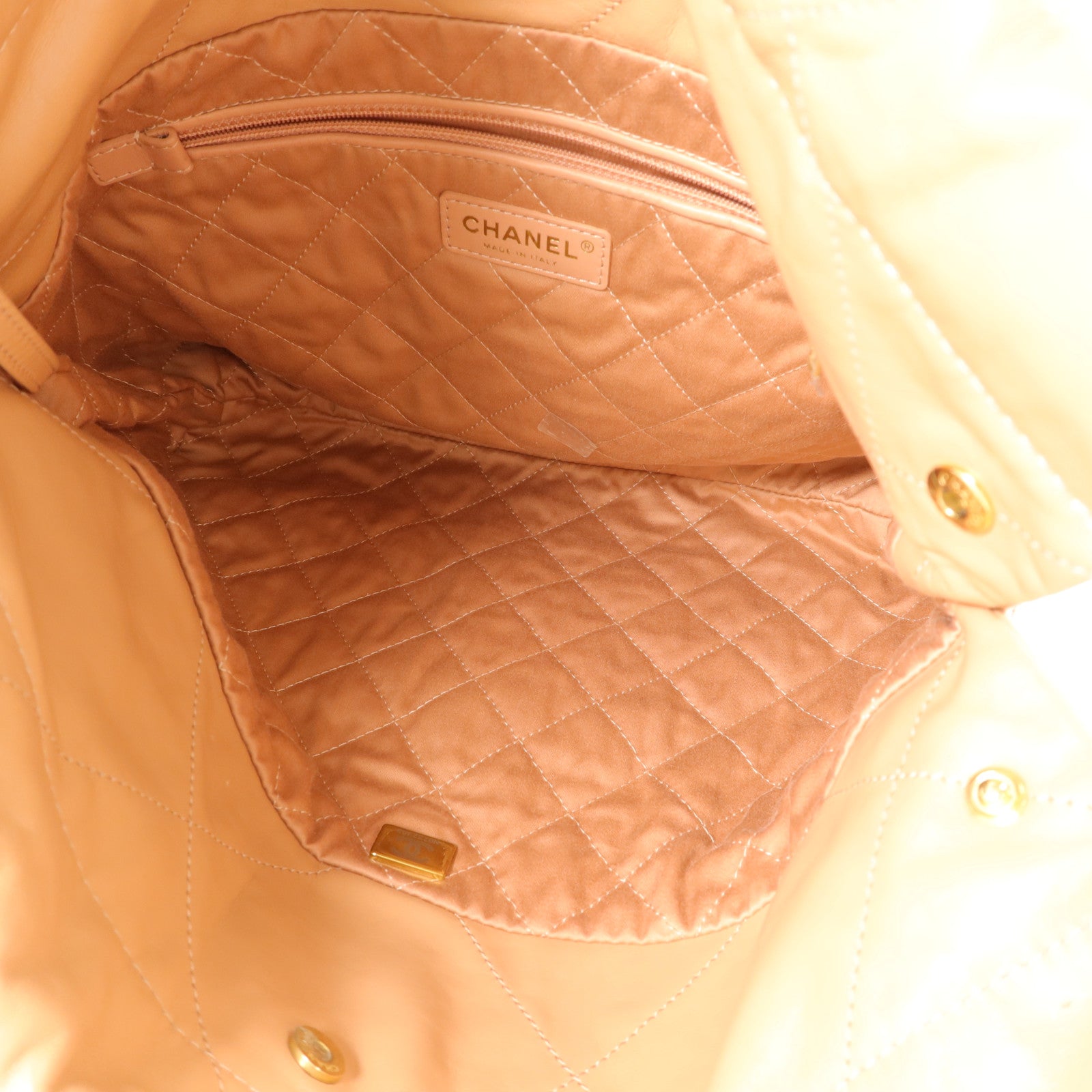 CHANEL 牛皮皮革Chanel 22 Small鏈帶肩背袋