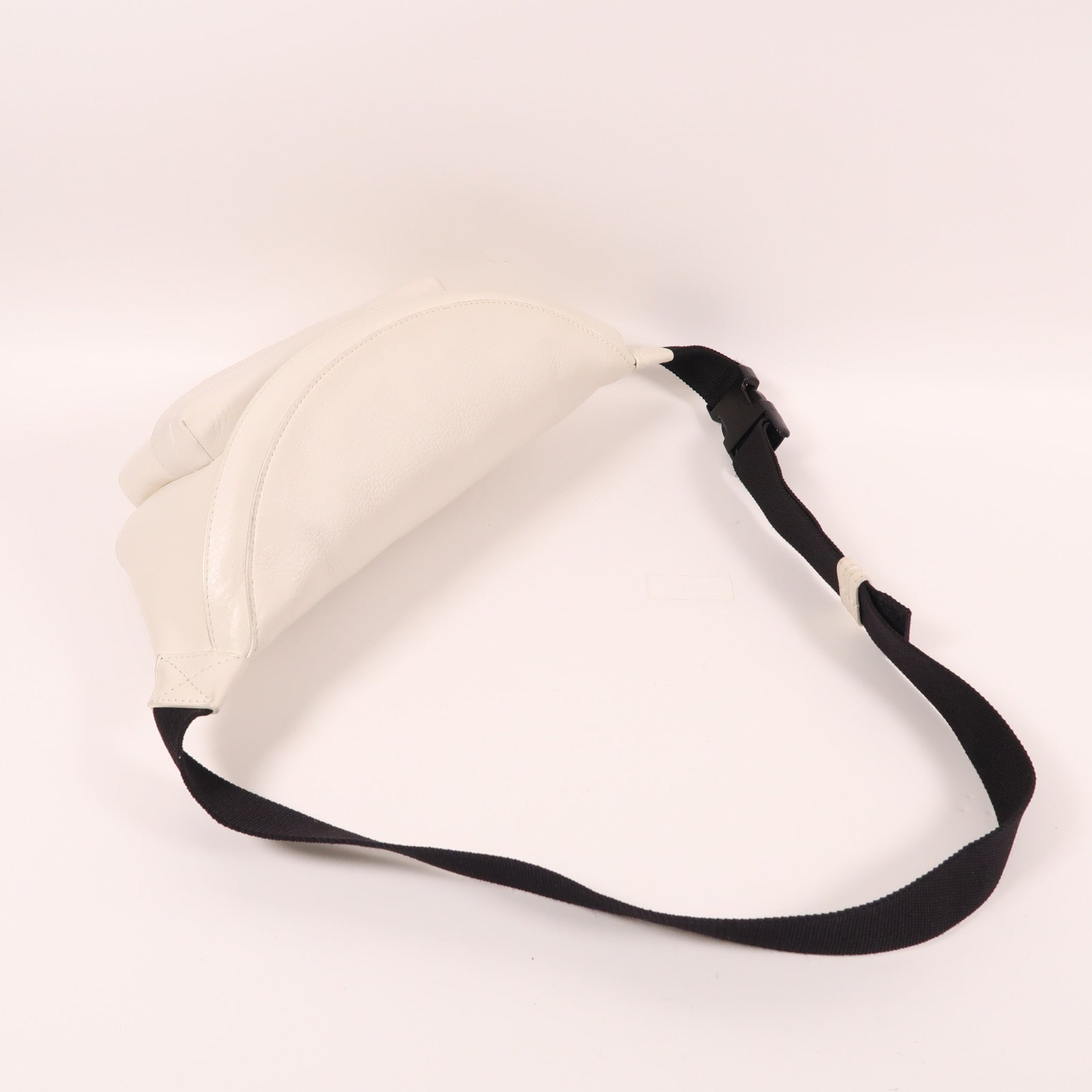 BALENCIAGA 牛皮皮革Waist Bag銀扣腰包白色