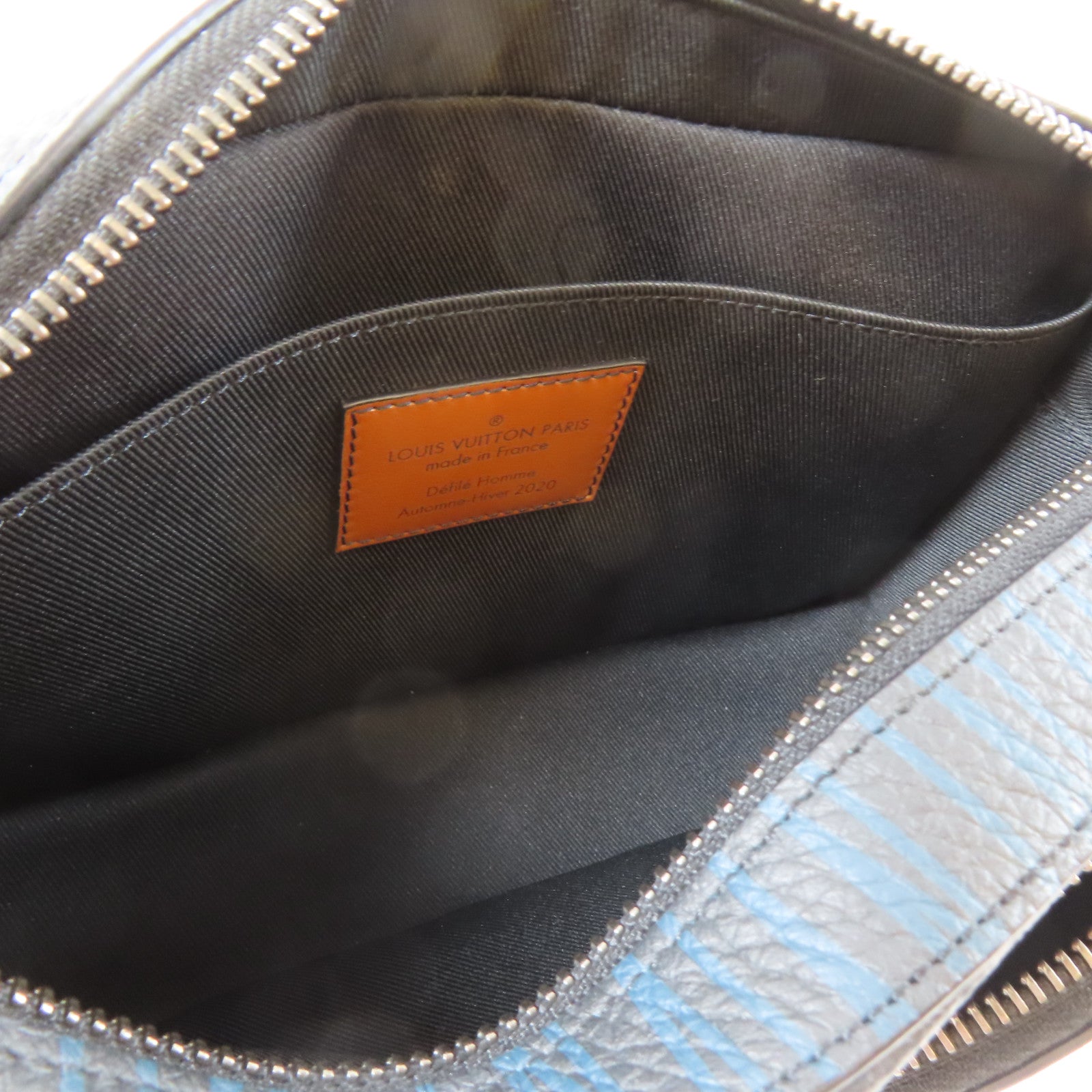 LOUIS VUITTON Monogram Eclipse Volga On Strap銀扣肩背袋黑色/藍色