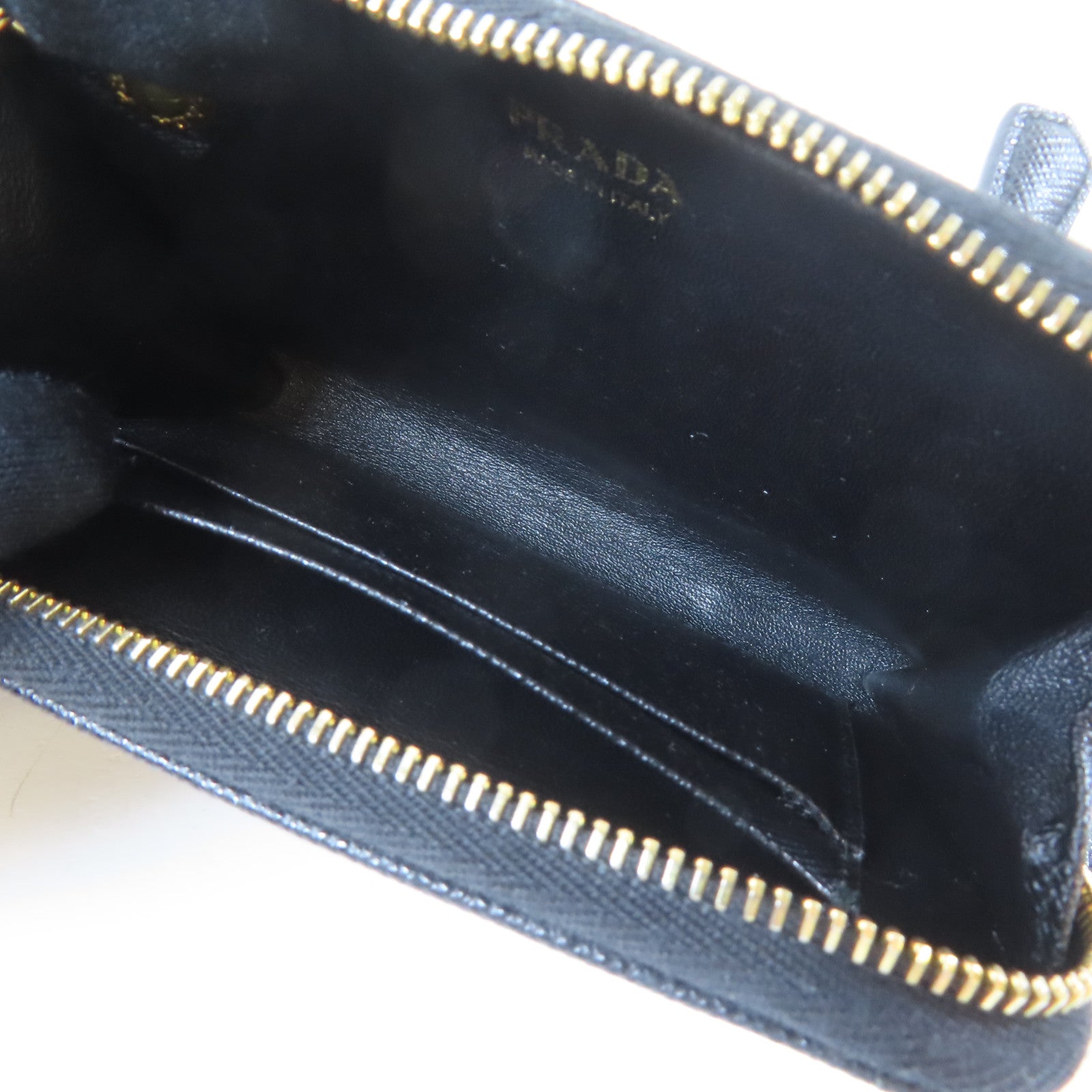 PRADA Saffiano皮革L-Shaped Wallet金扣錢包黑色