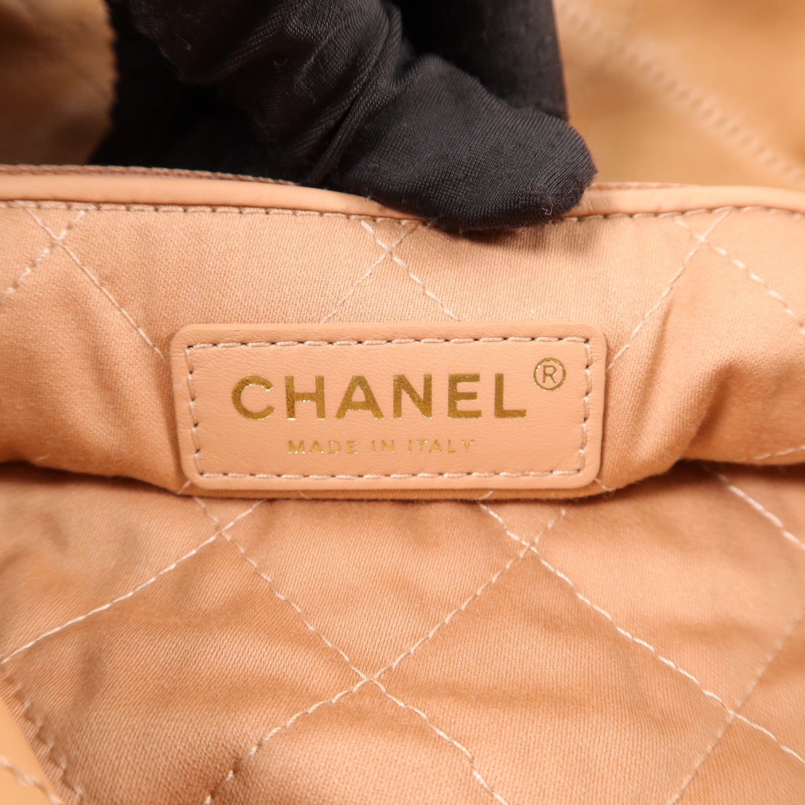 CHANEL 牛皮皮革Chanel 22 Small鏈帶肩背袋