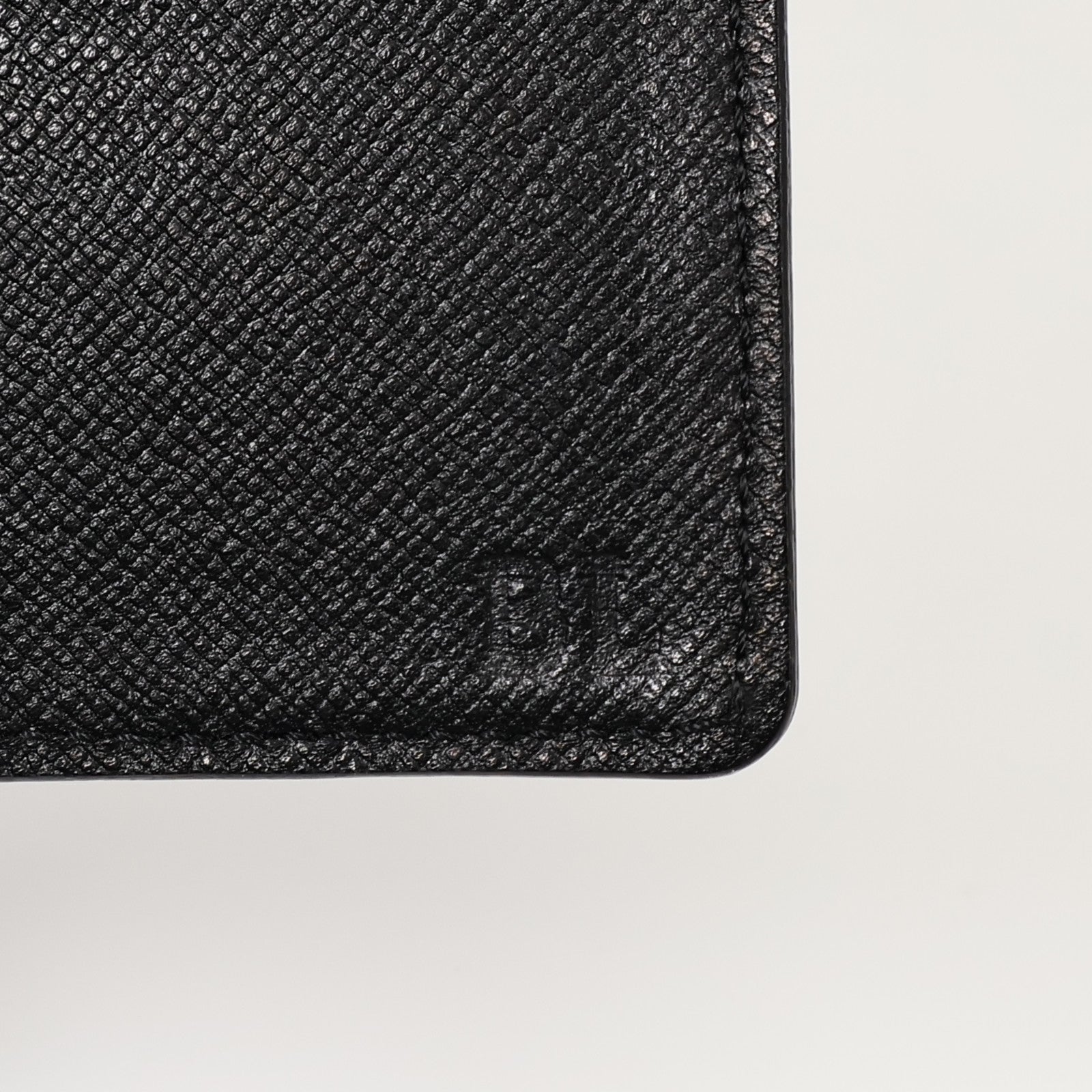 LOUIS VUITTON Taiga皮革Passport Holder護照套