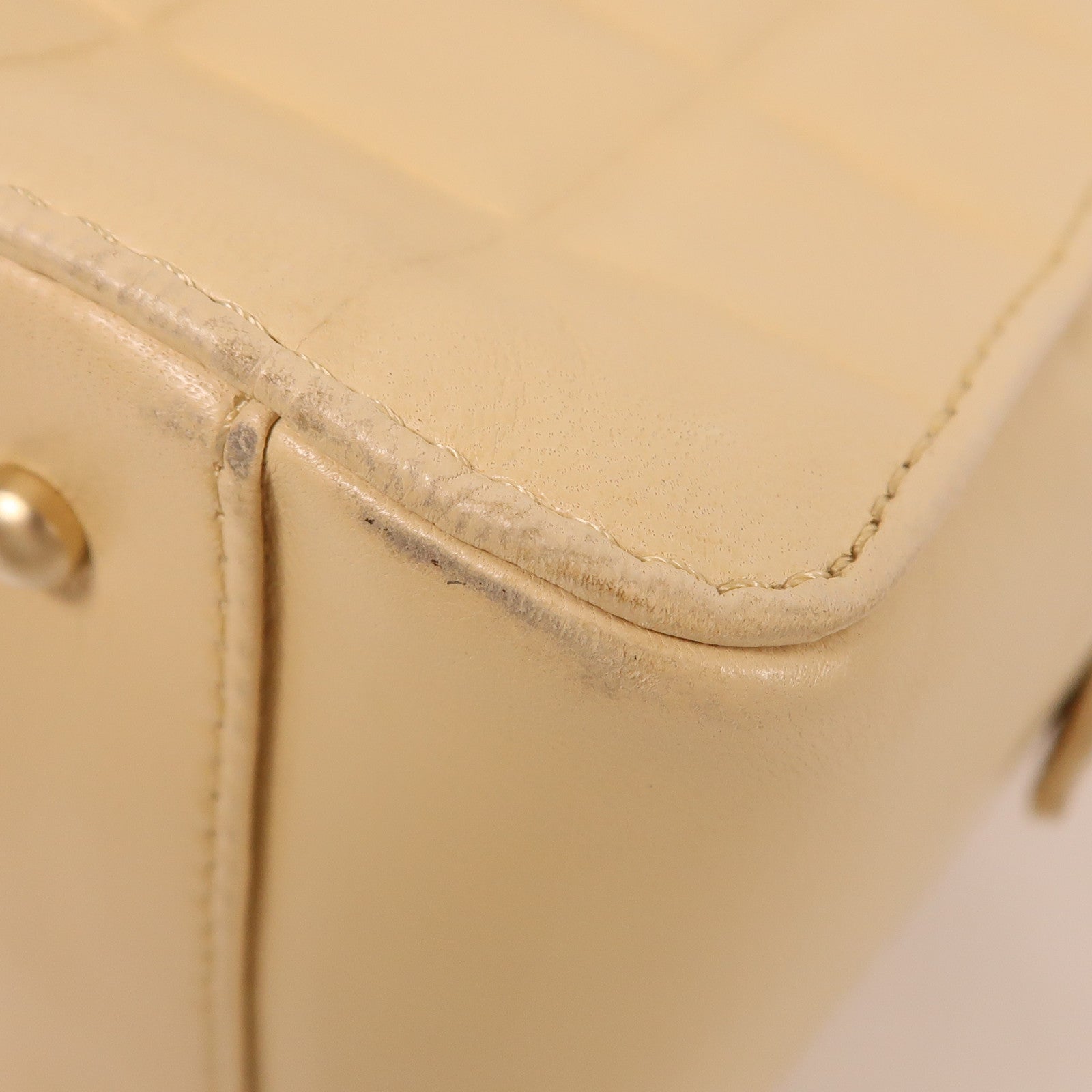 CHANEL 牛皮皮革Chocolate Bar Shoulder Bag金扣鏈帶肩背袋