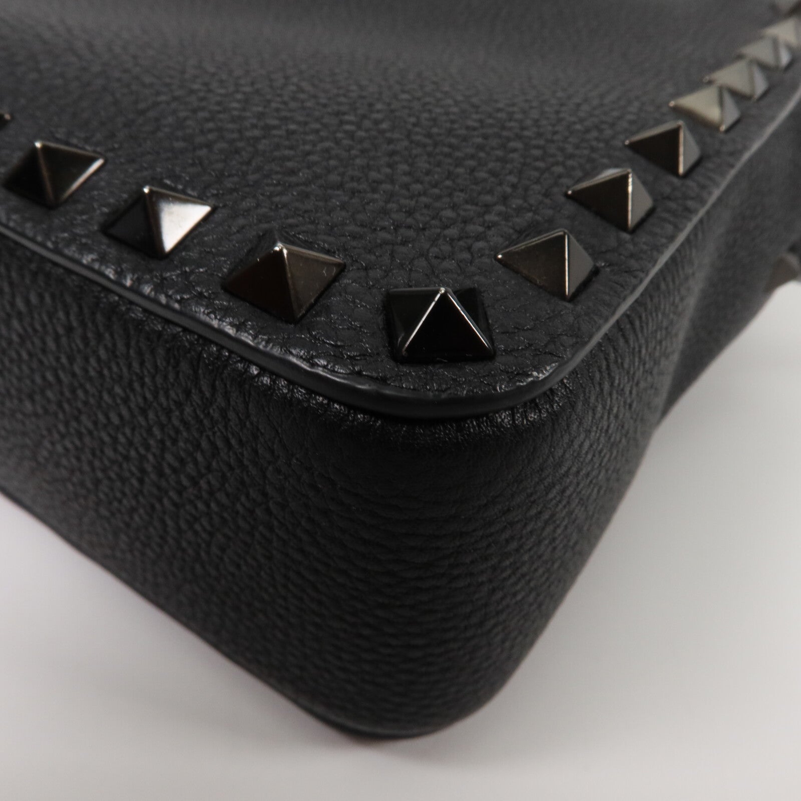 Valentino 牛皮皮革Rockstud Grainy肩背袋