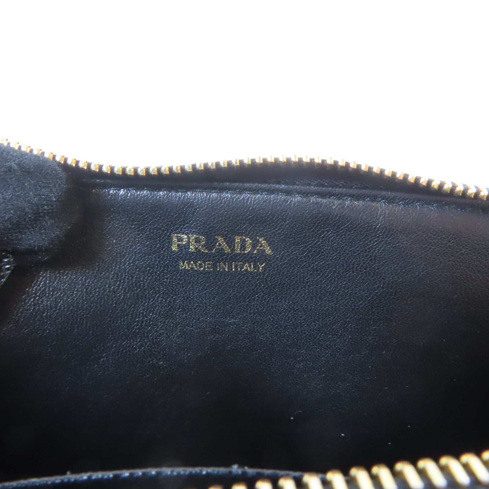 PRADA Saffiano皮革L-Shaped Wallet金扣錢包黑色