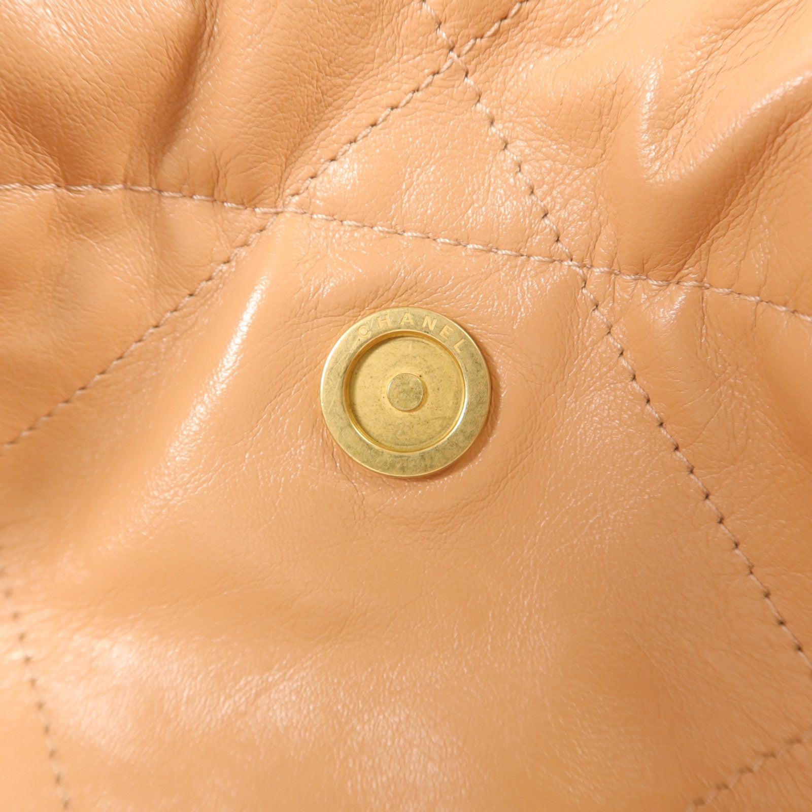 CHANEL 牛皮皮革Chanel 22 Small鏈帶肩背袋