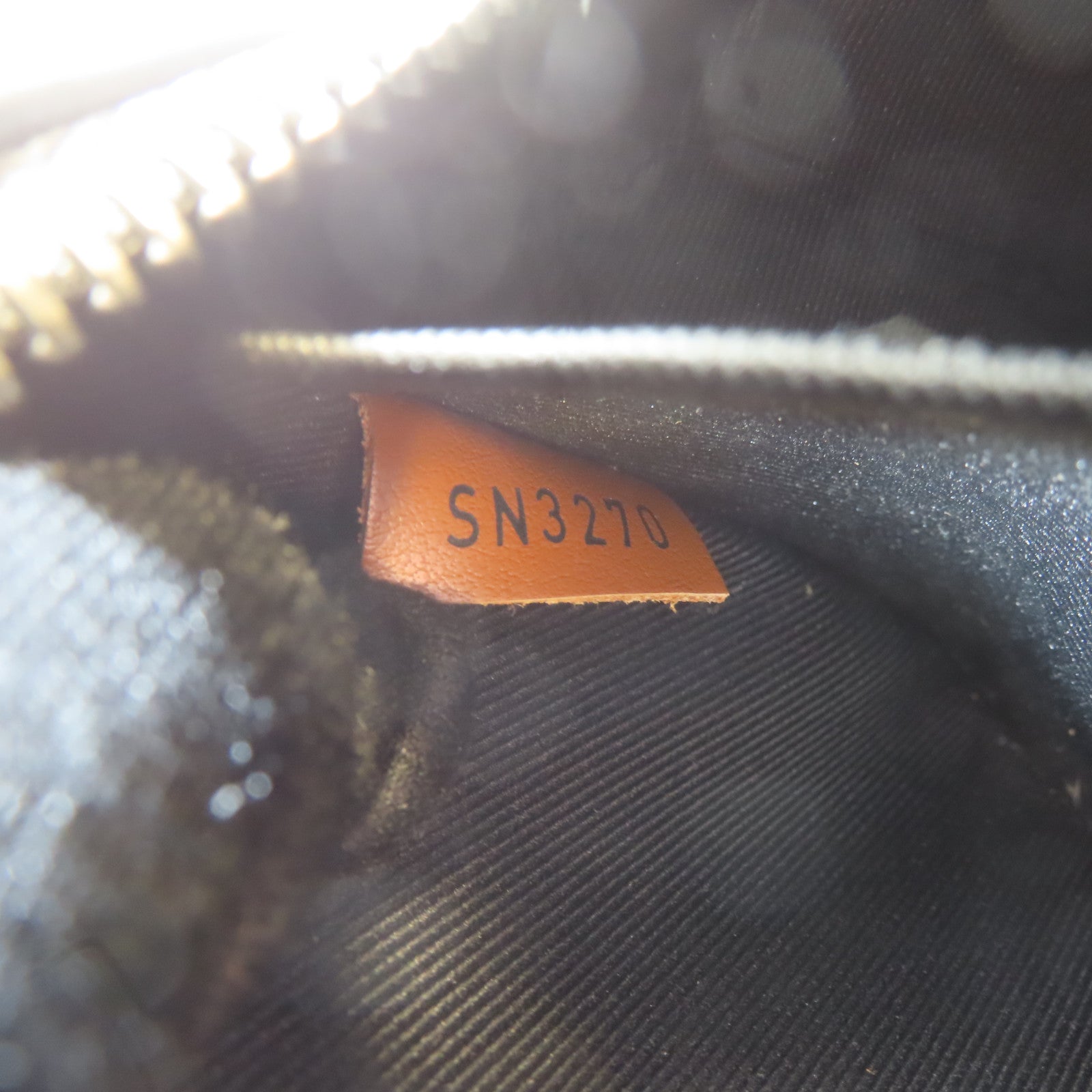 LOUIS VUITTON Monogram Eclipse Volga On Strap銀扣肩背袋黑色/藍色