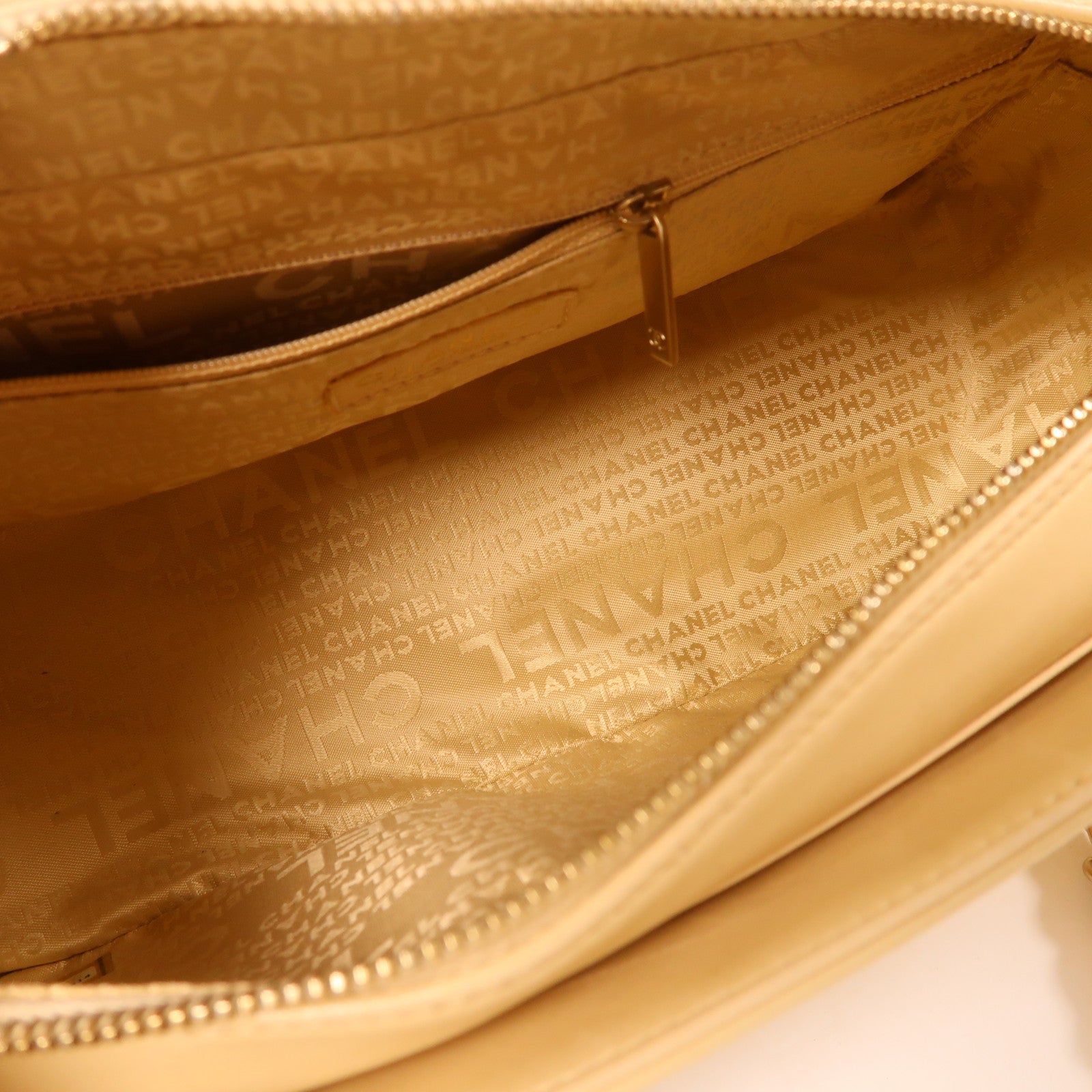 CHANEL 牛皮皮革Chocolate Bar Shoulder Bag金扣鏈帶肩背袋