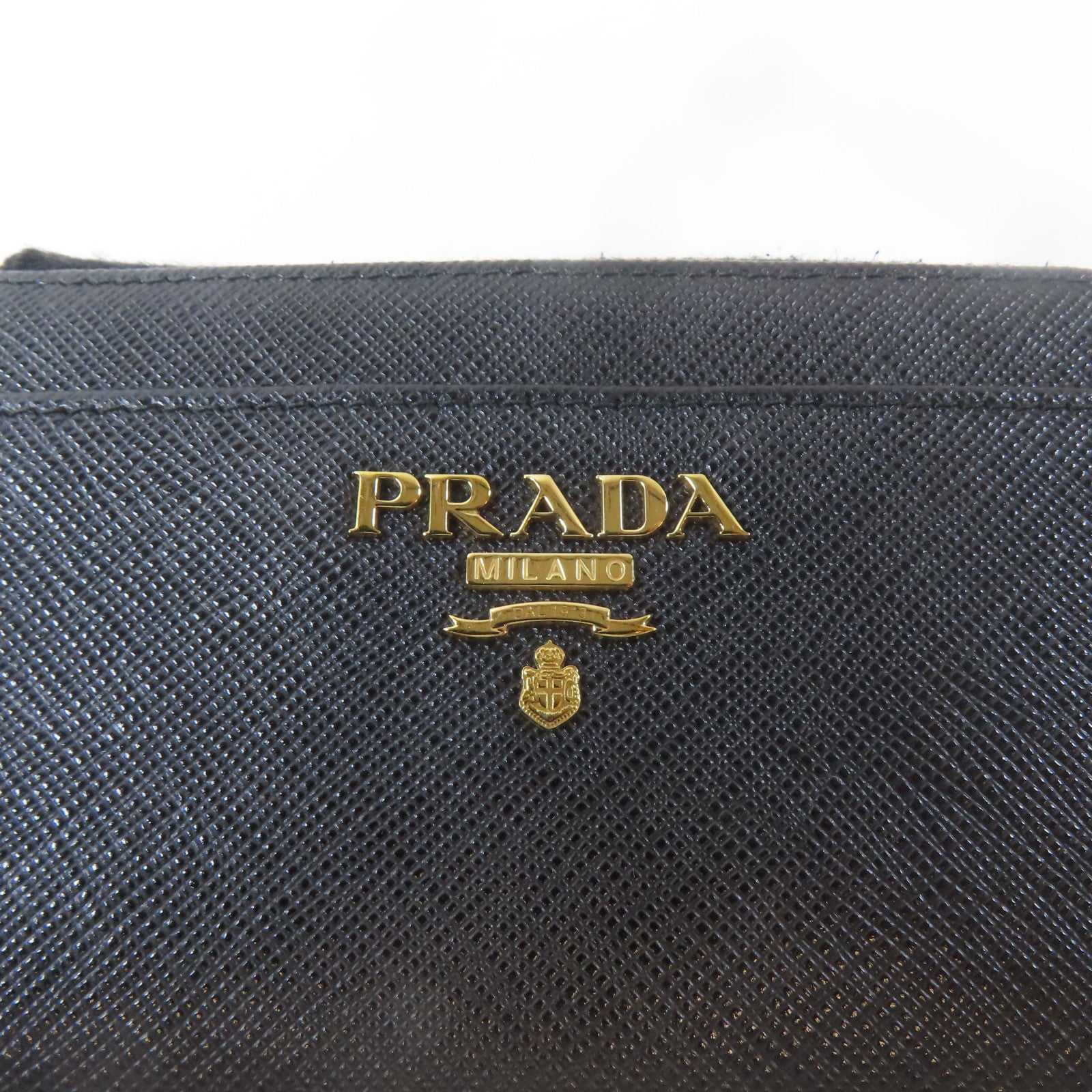 PRADA Saffiano皮革L-Shaped Wallet金扣錢包黑色