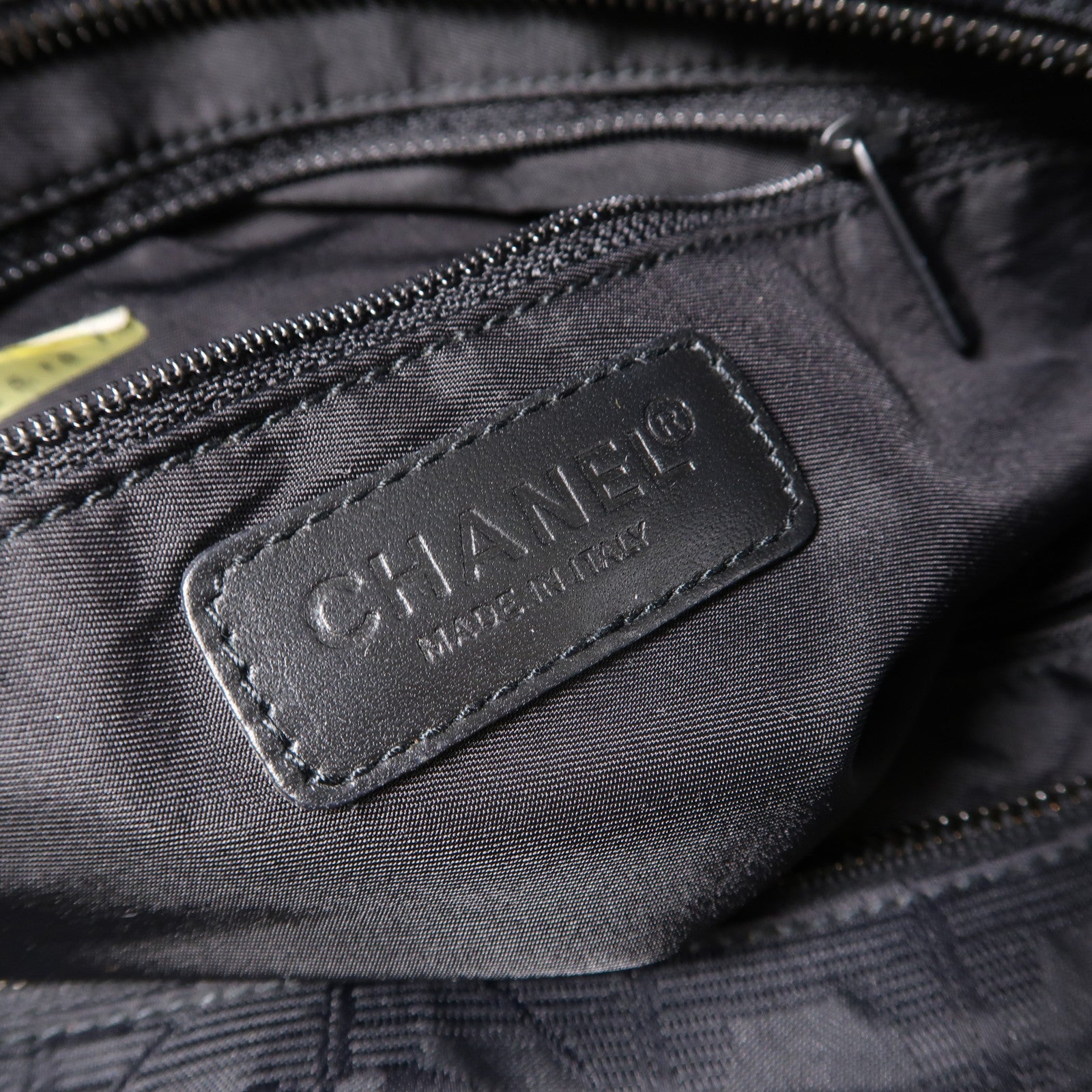 CHANEL 【激減優惠】尼龍New Travel Line Shoulder Bag肩背袋黑色