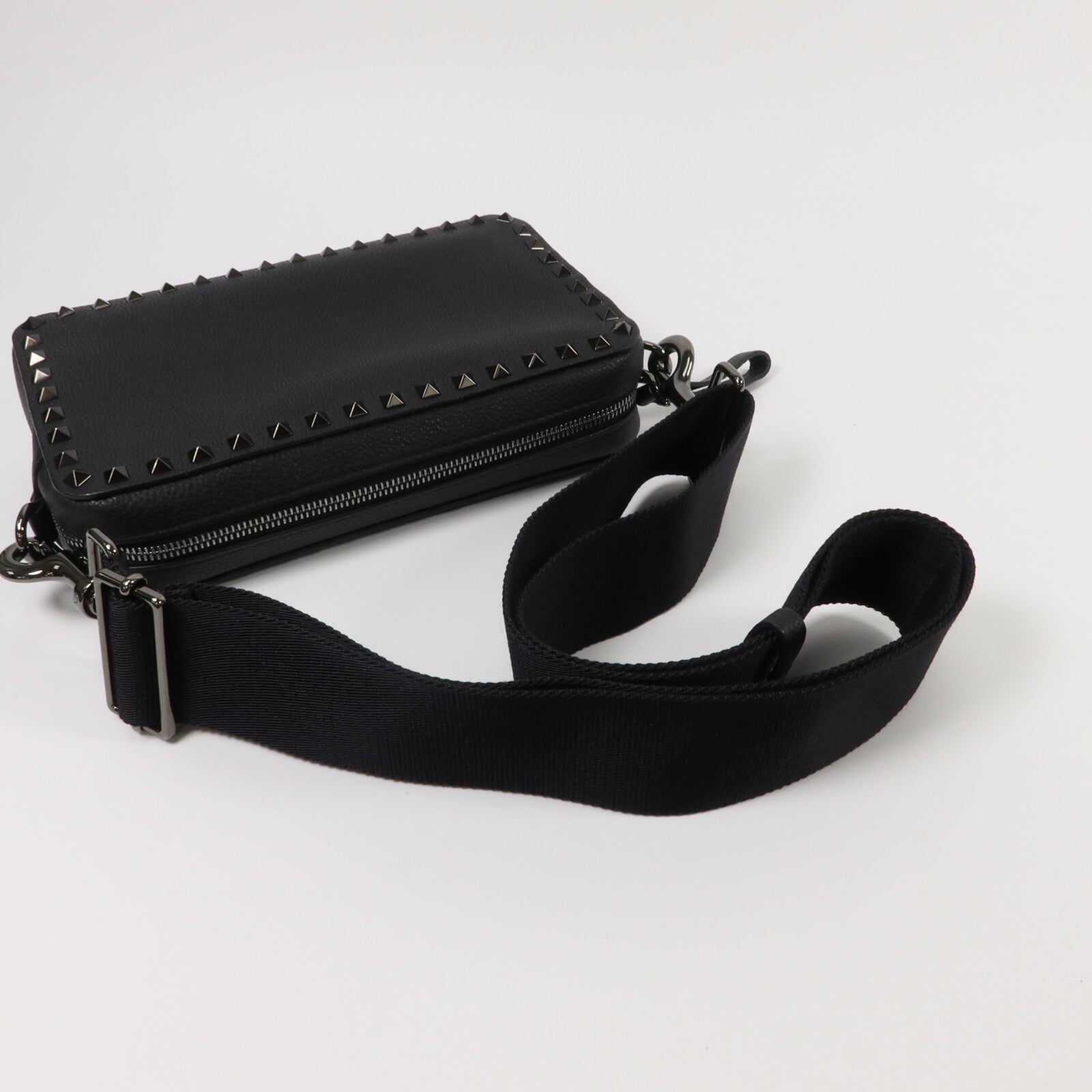 Valentino 牛皮皮革Rockstud Grainy肩背袋