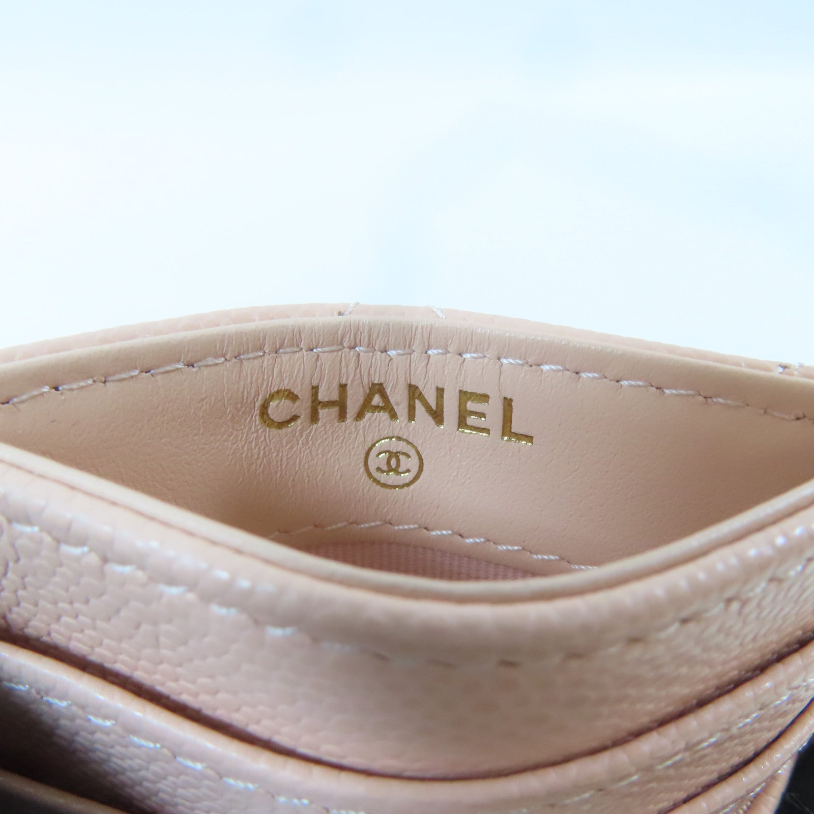 CHANEL Caviar皮革金扣卡片套粉紅色