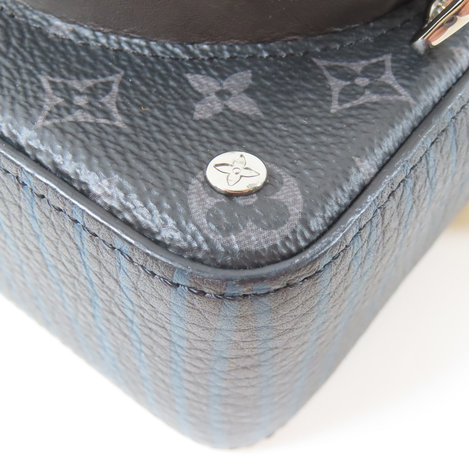 LOUIS VUITTON Monogram Eclipse Volga On Strap銀扣肩背袋黑色/藍色