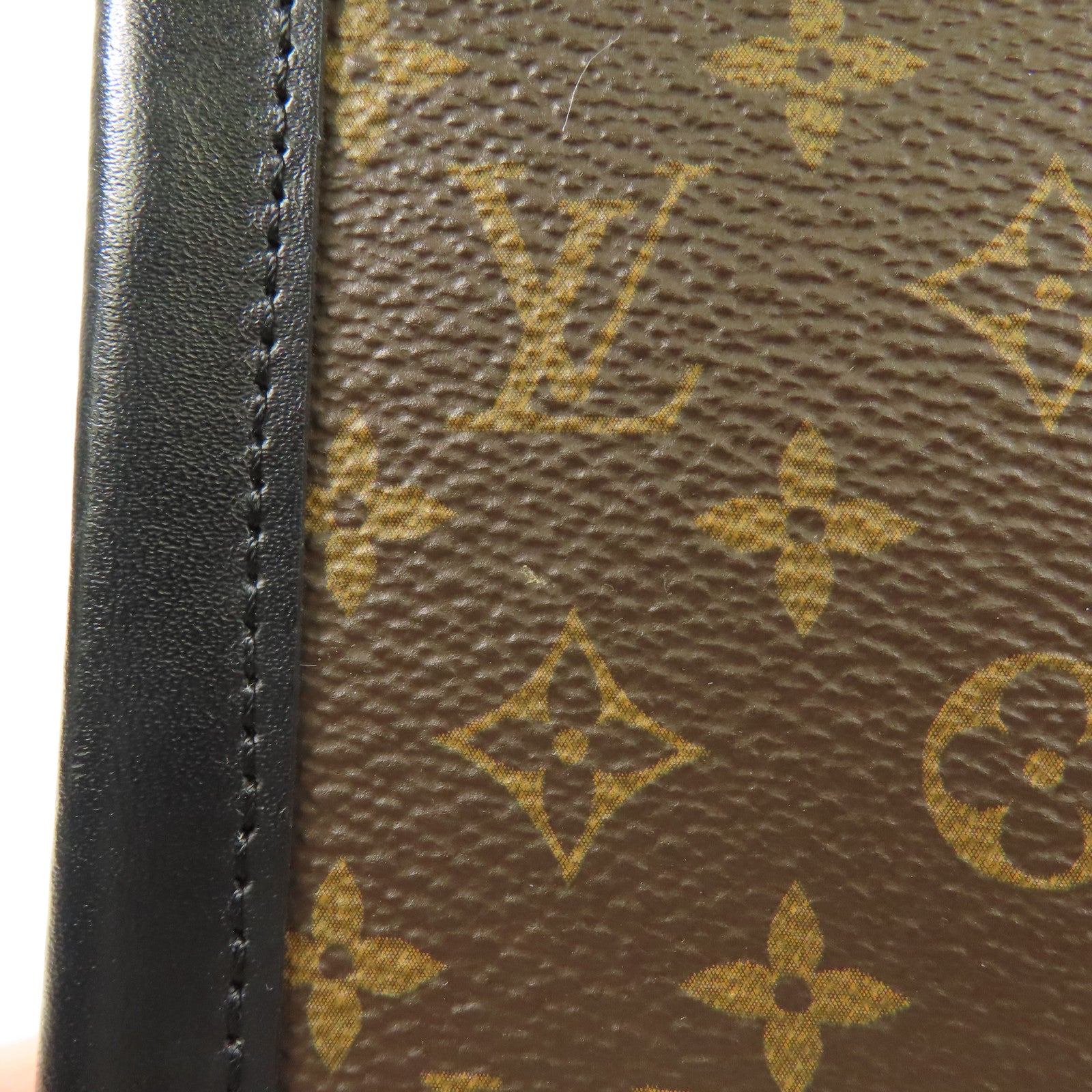 LOUIS VUITTON LV GHW Pochette Trunk Vertical Shoulder Bag Monogram M63913 Brown