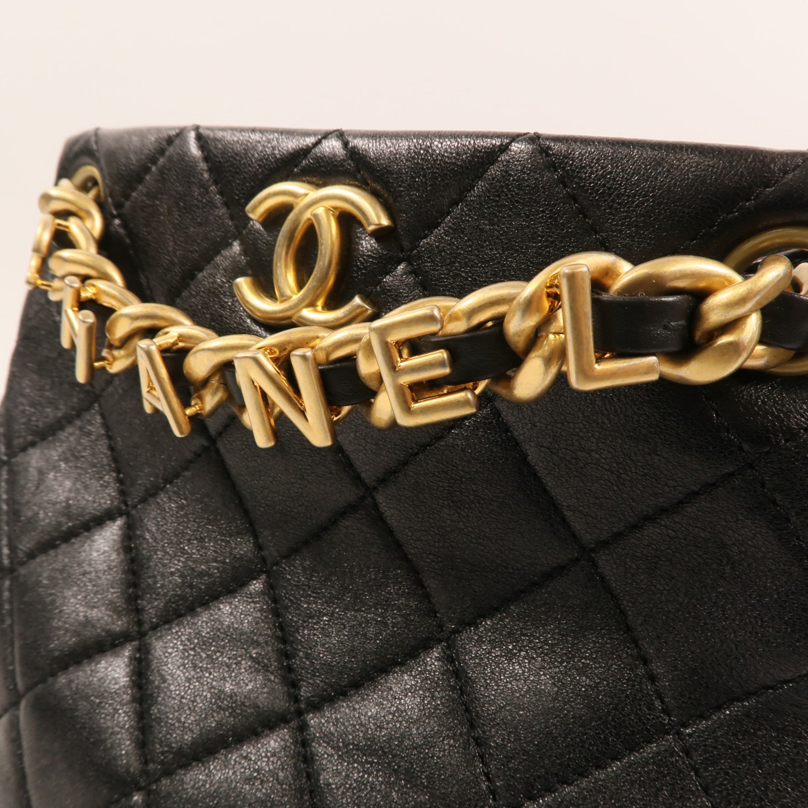 CHANEL 牛皮皮革Chain Shoulder金扣肩背袋