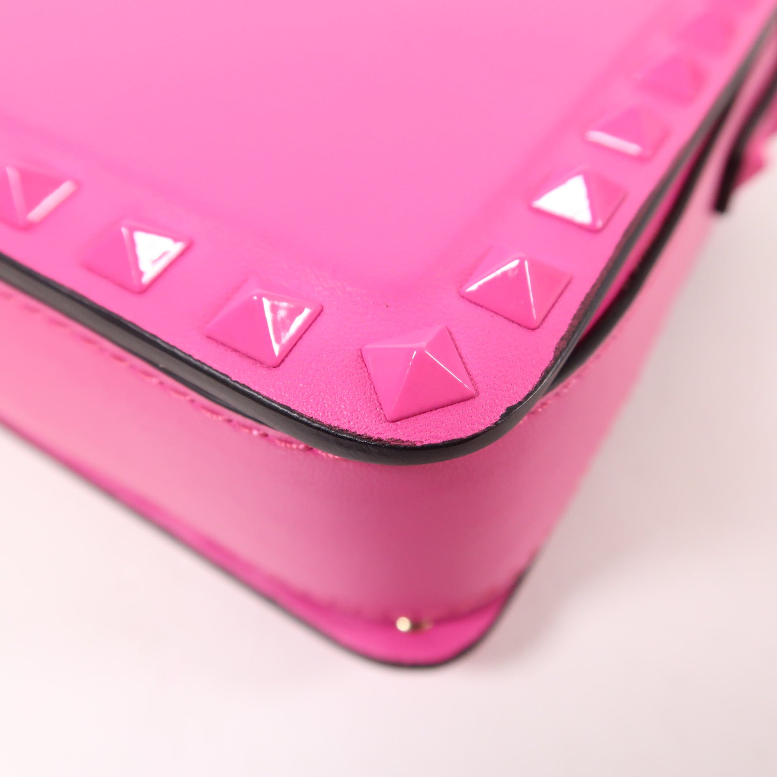 Valentino 皮革Rockstud Shoulder Bag金扣肩背袋