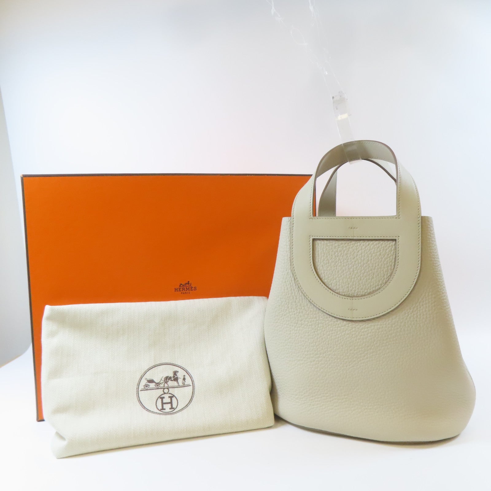 HERMES Clemence皮革In The Loop 23金扣手挽袋Beton/白色