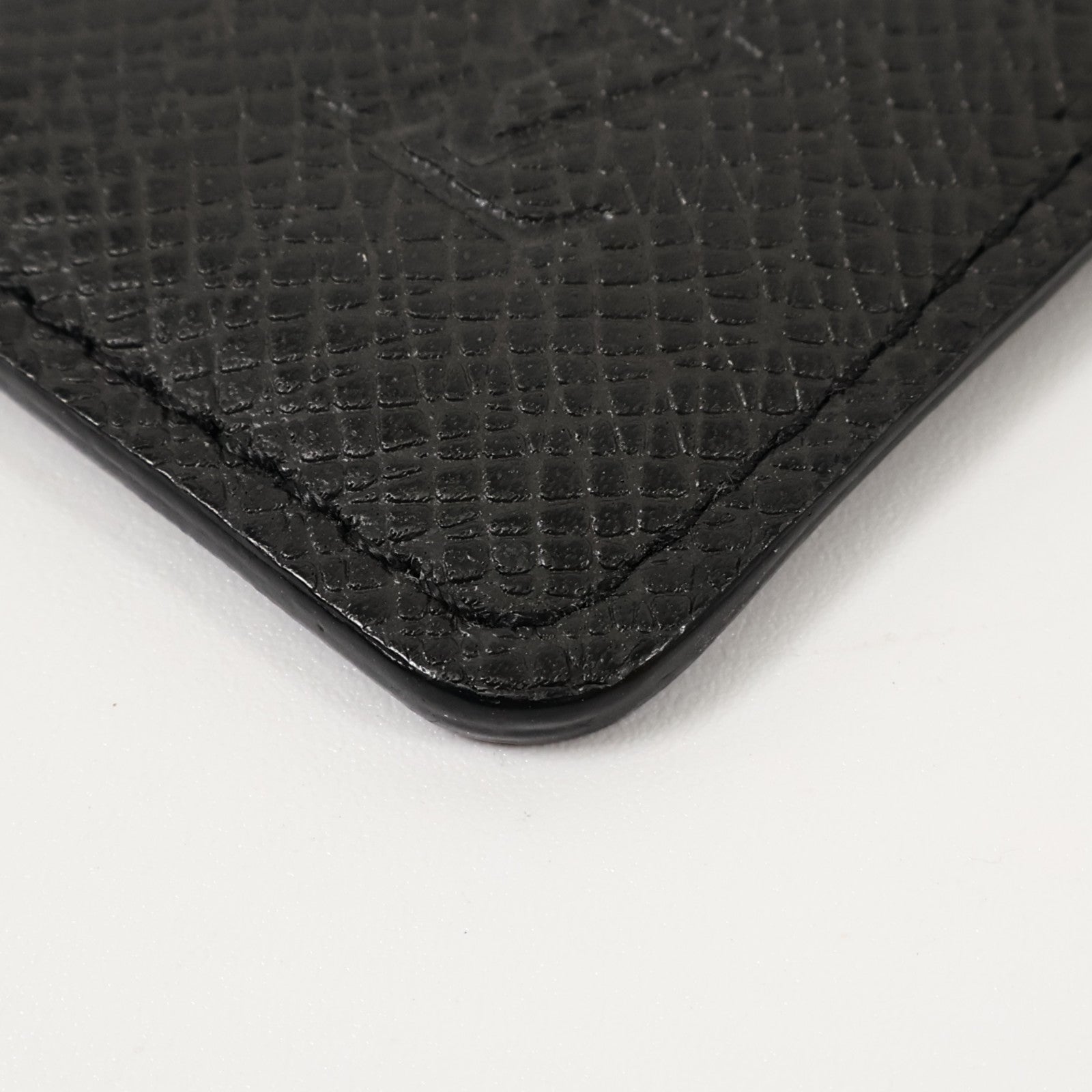 LOUIS VUITTON Taiga皮革Passport Holder護照套
