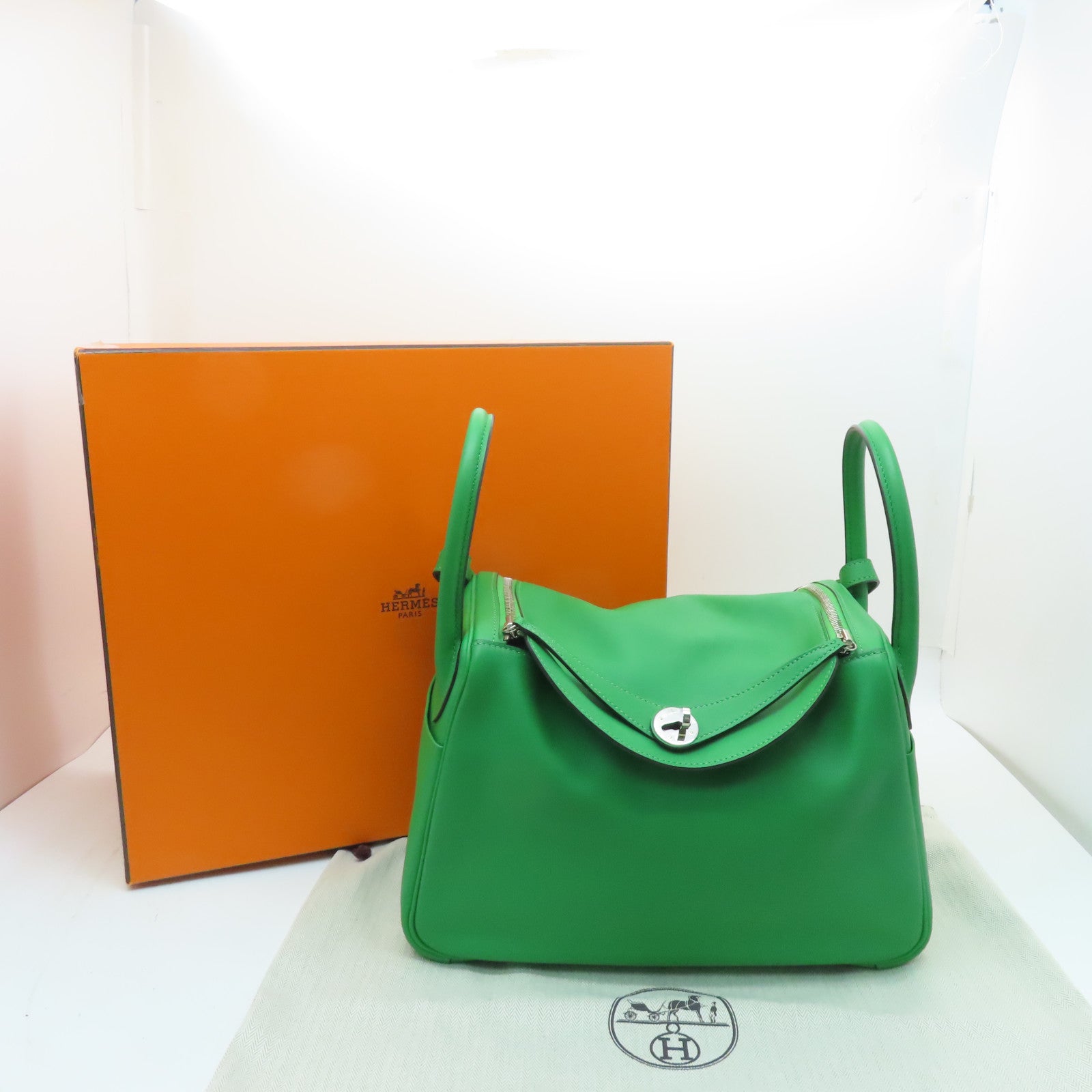 HERMES Veau Swift Leather Lindy 30 Silver Buckle Handle Shoulder Bag Green