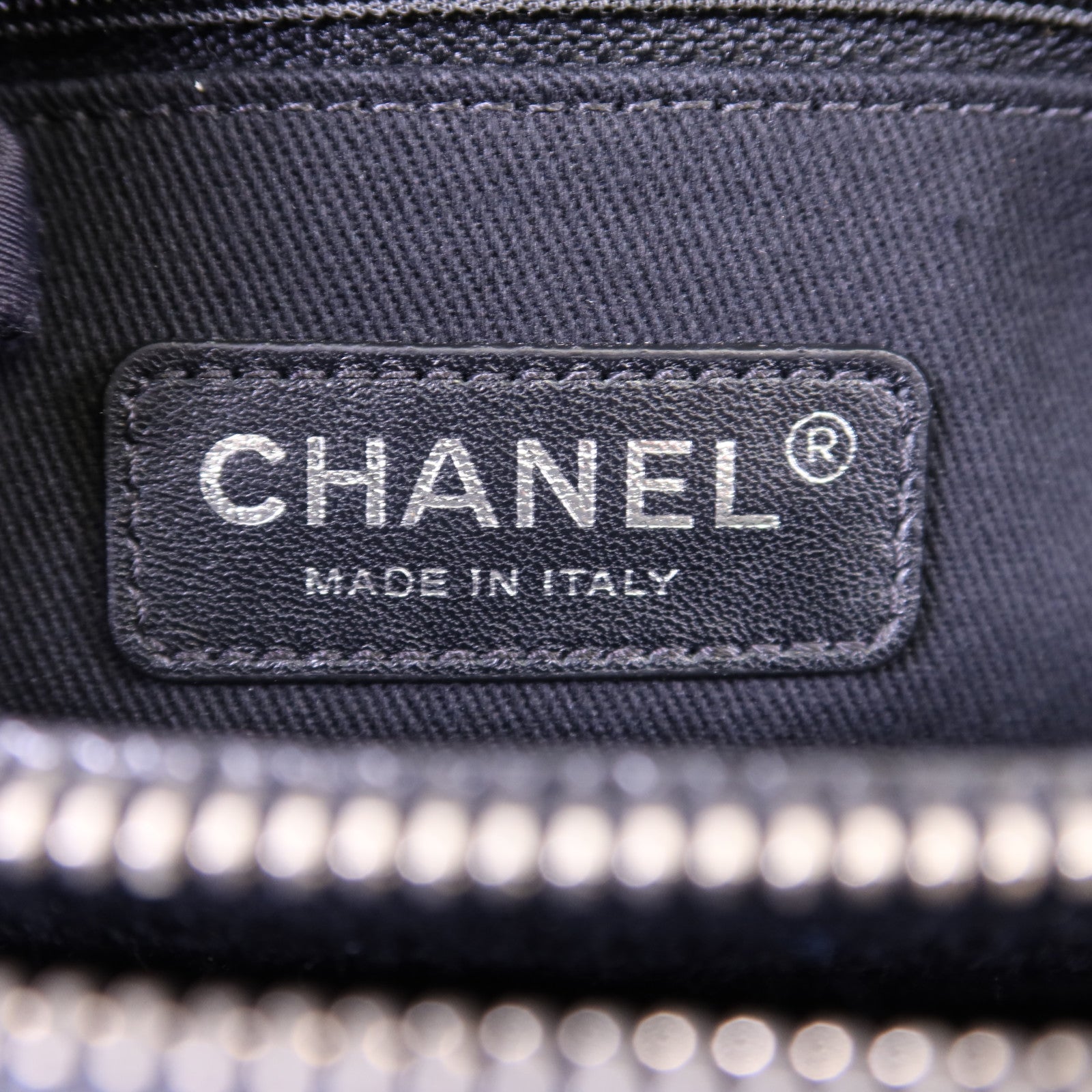 CHANEL 牛皮皮革Shoulder Bag銀扣鏈帶肩背袋
