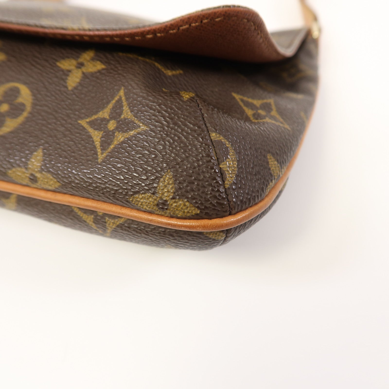 LOUIS VUITTON Monogram Musette Tango金扣肩背袋啡色