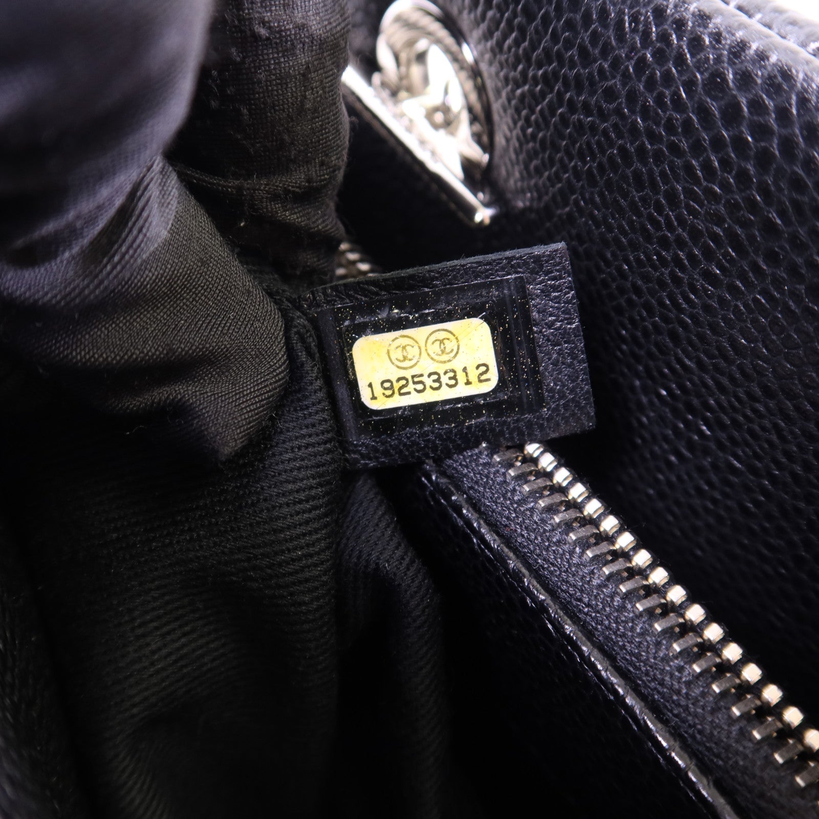 CHANEL 牛皮皮革Shoulder Bag銀扣鏈帶肩背袋
