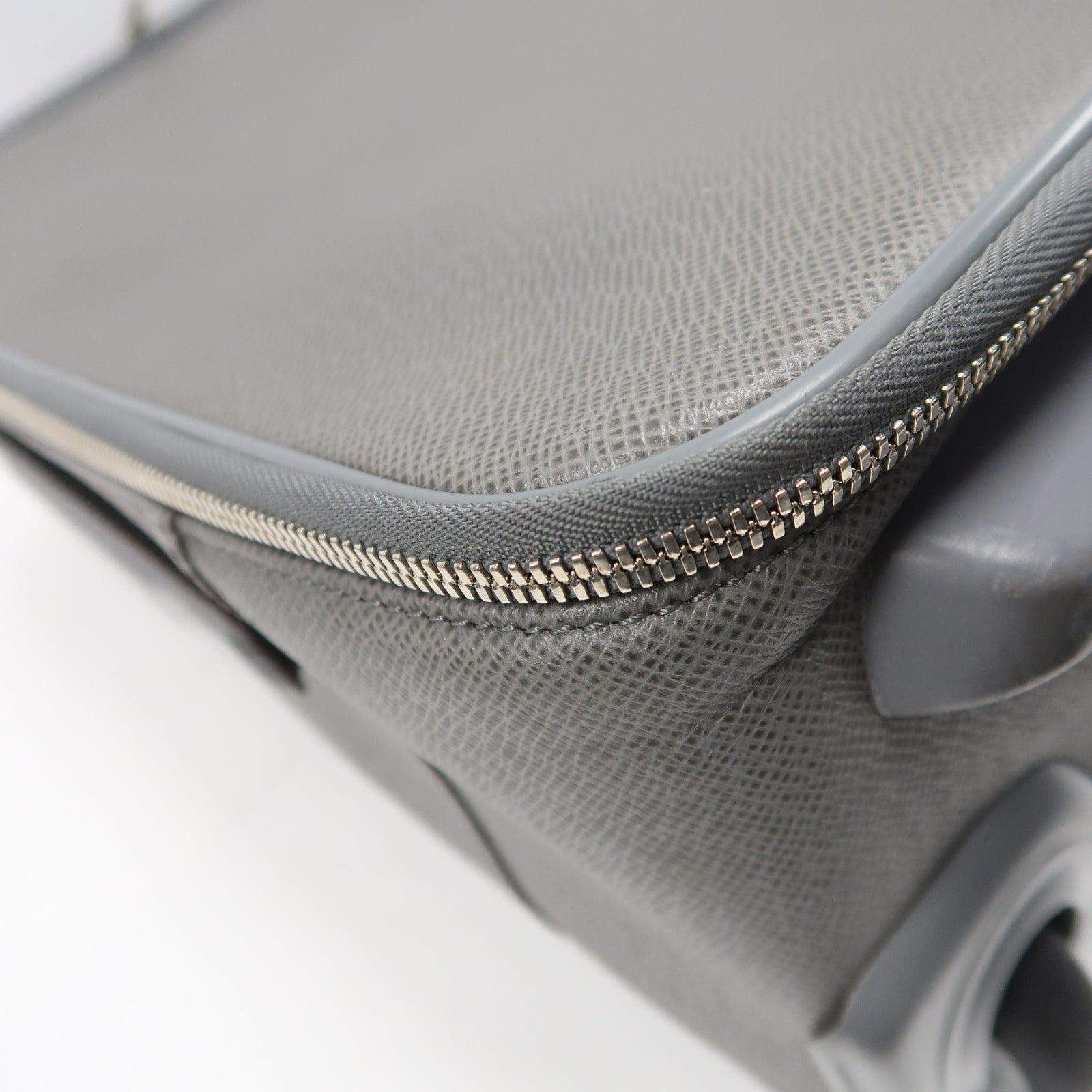 LOUIS VUITTON 【激減優惠】Cuir Taiga Pegase 55銀扣行李箱灰色