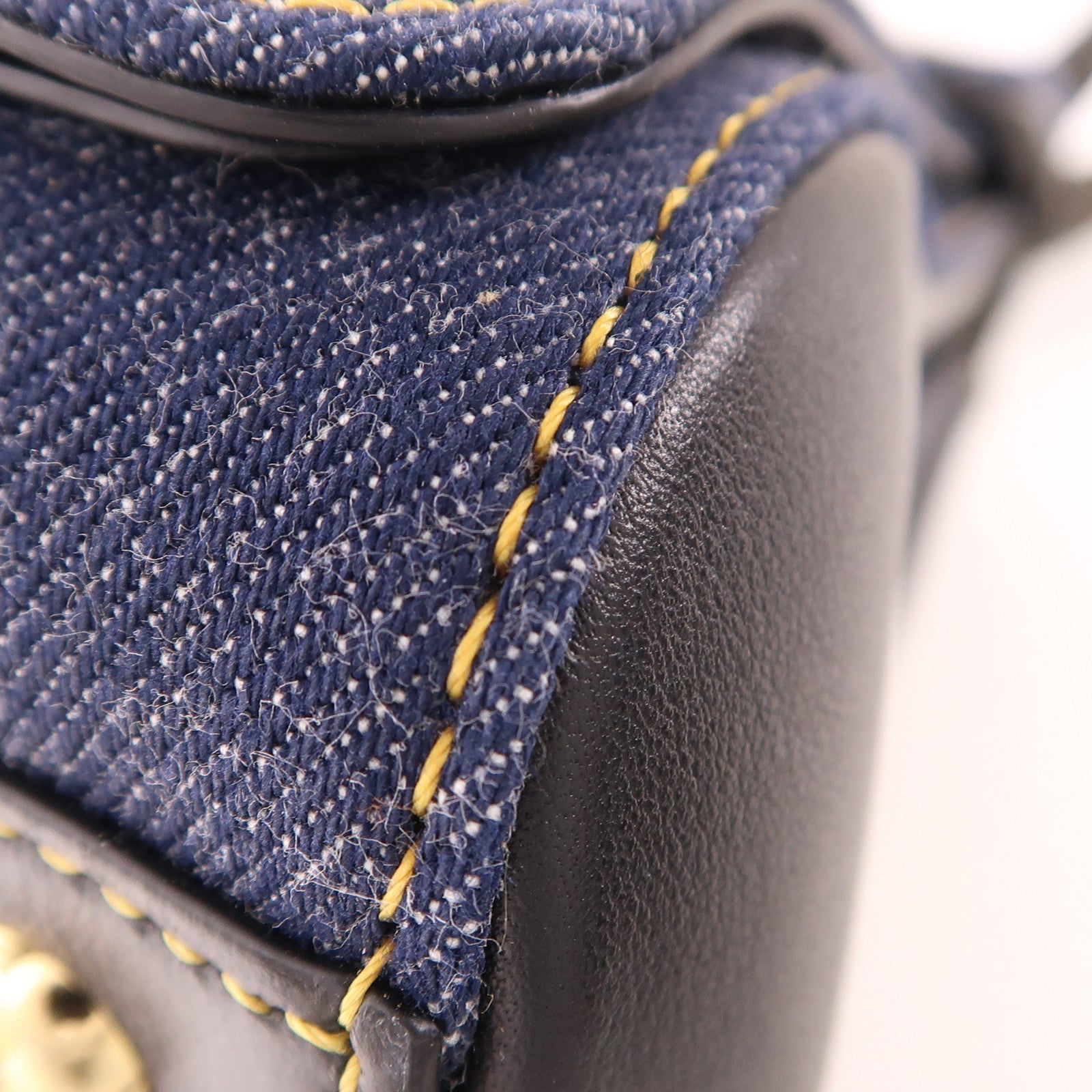 Delvaux 牛仔布Brillant Trench金扣手挽肩背兩用袋