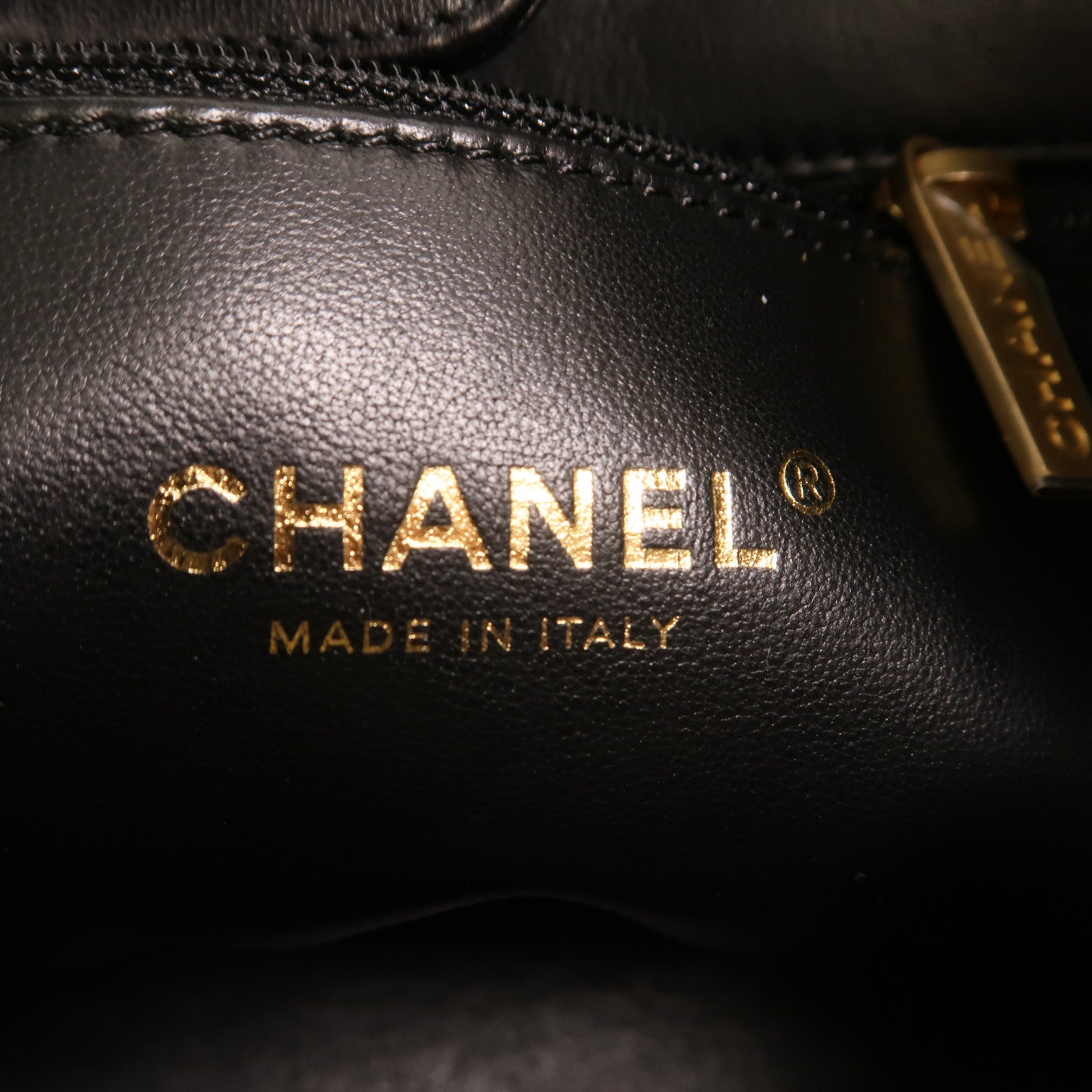 CHANEL 牛皮皮革Chain Shoulder金扣肩背袋