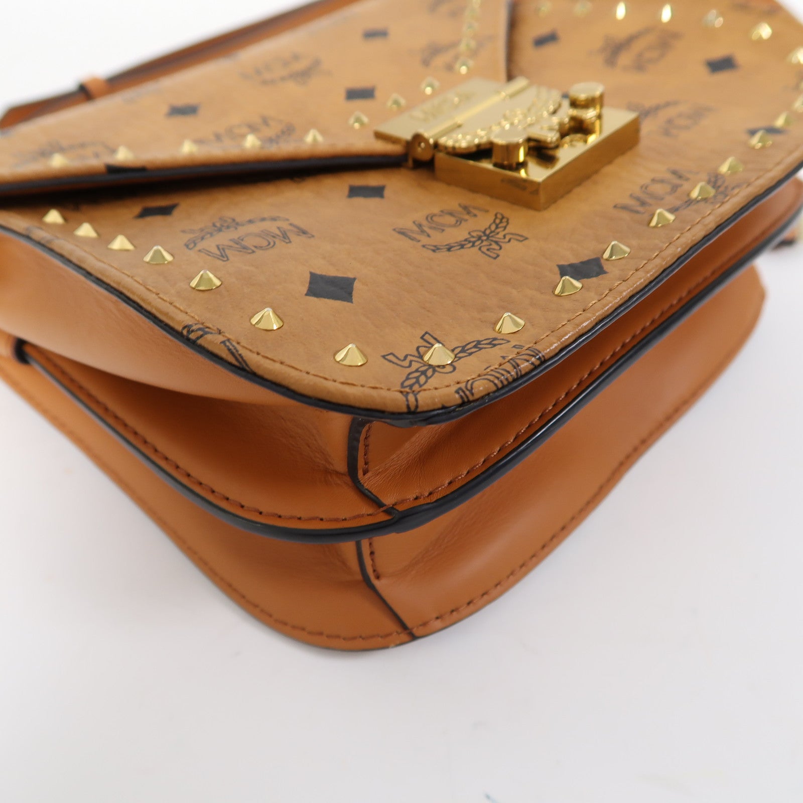 MCM 皮革Shoulder Bag金扣肩背袋啡色