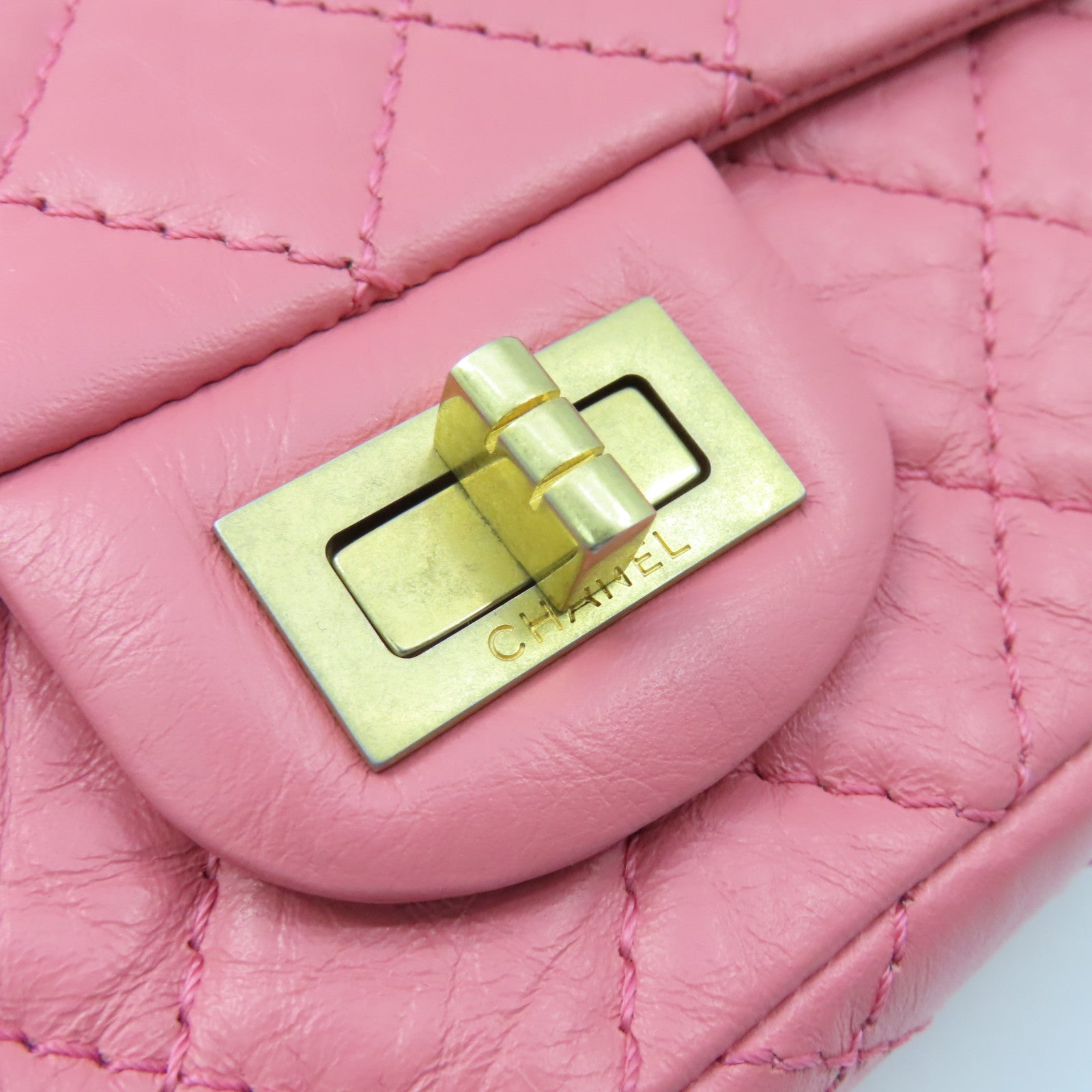 CHANEL 菱格牛皮皮革Mini 2.55金扣链带肩背袋粉红色