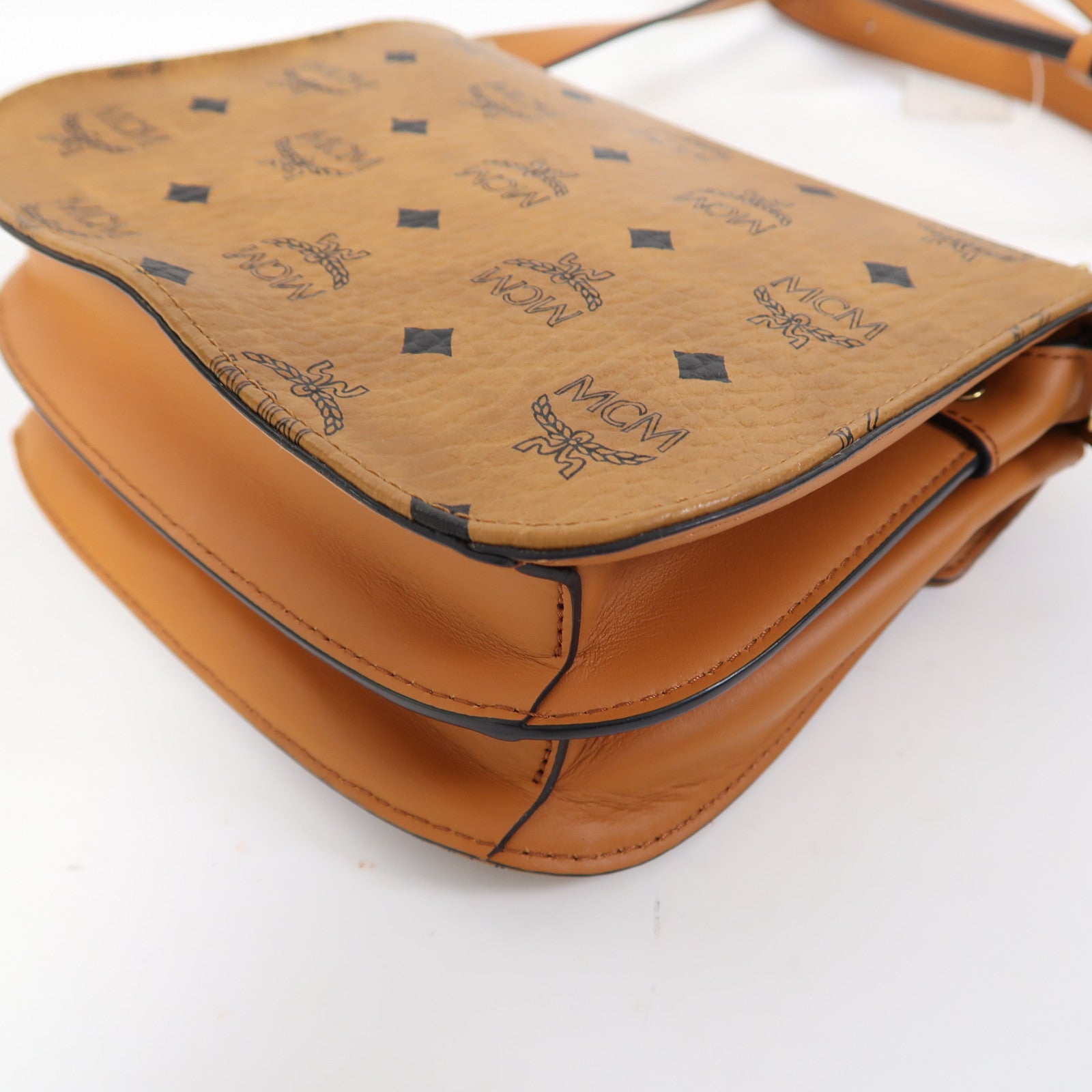 MCM 皮革Shoulder Bag金扣肩背袋啡色