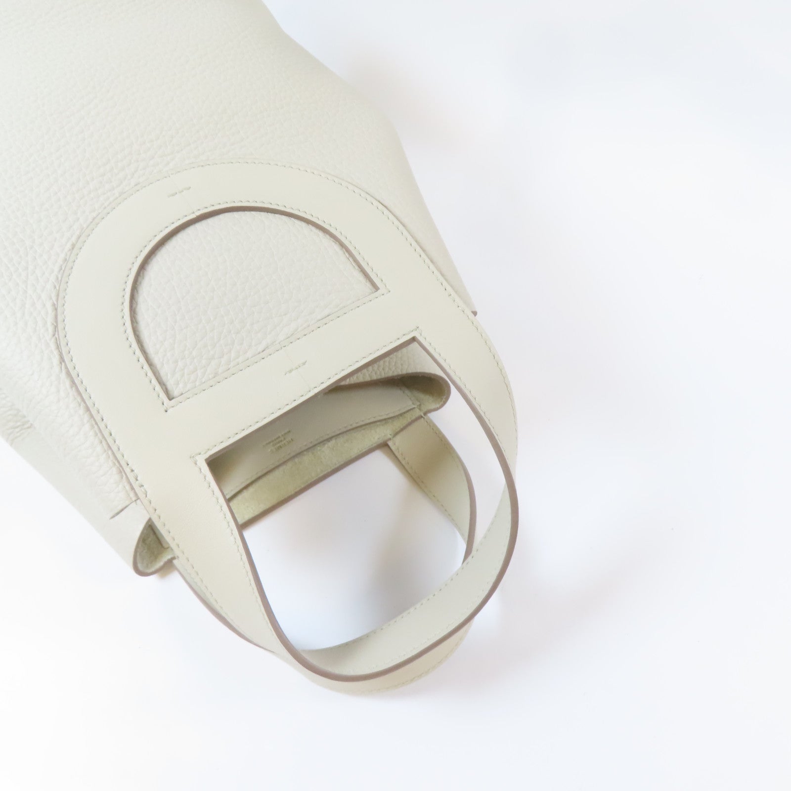 HERMES Clemence皮革In The Loop 23金扣手挽袋Beton/白色
