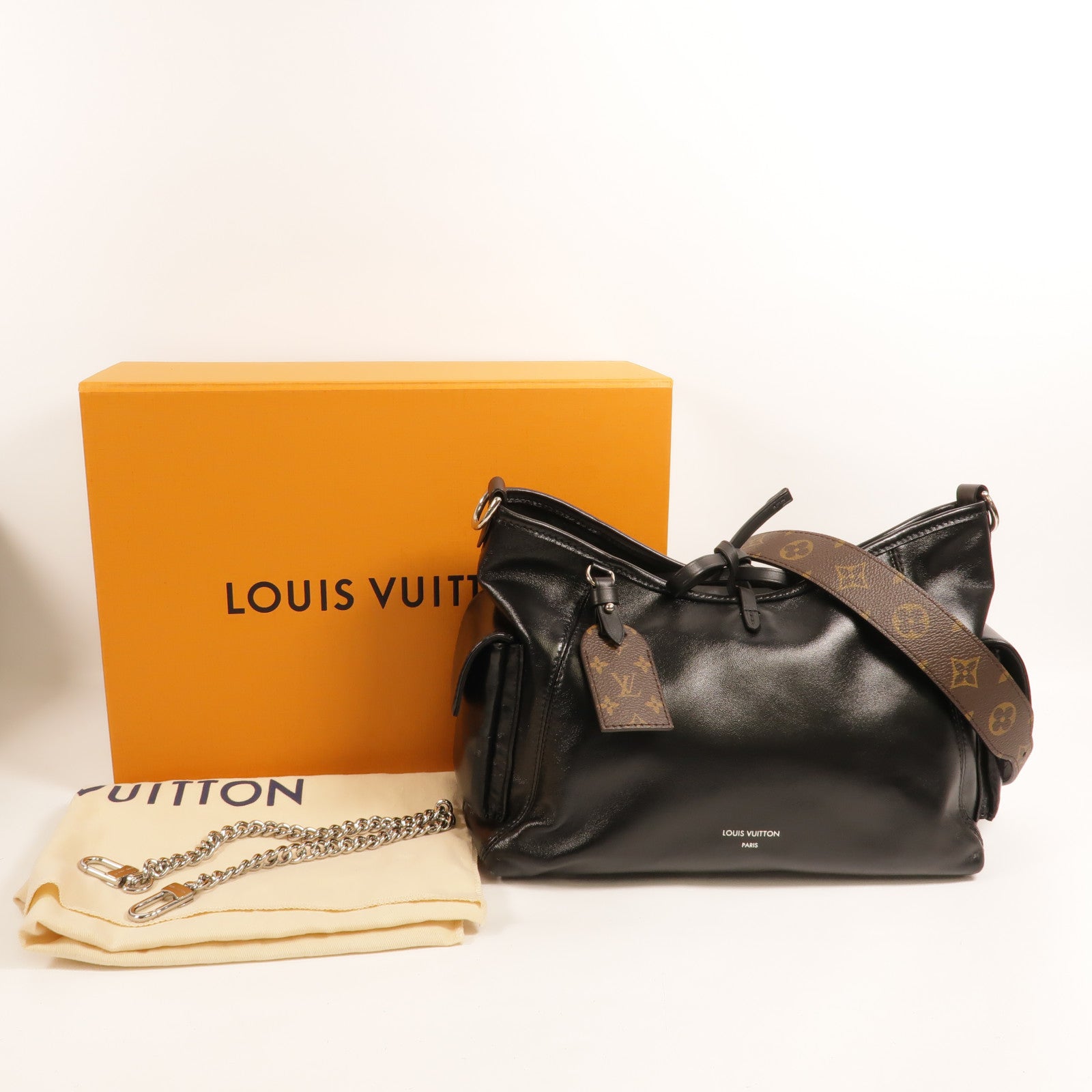 LOUIS VUITTON 羊皮皮革Carry All Vibe PM銀扣手挽肩背兩用袋