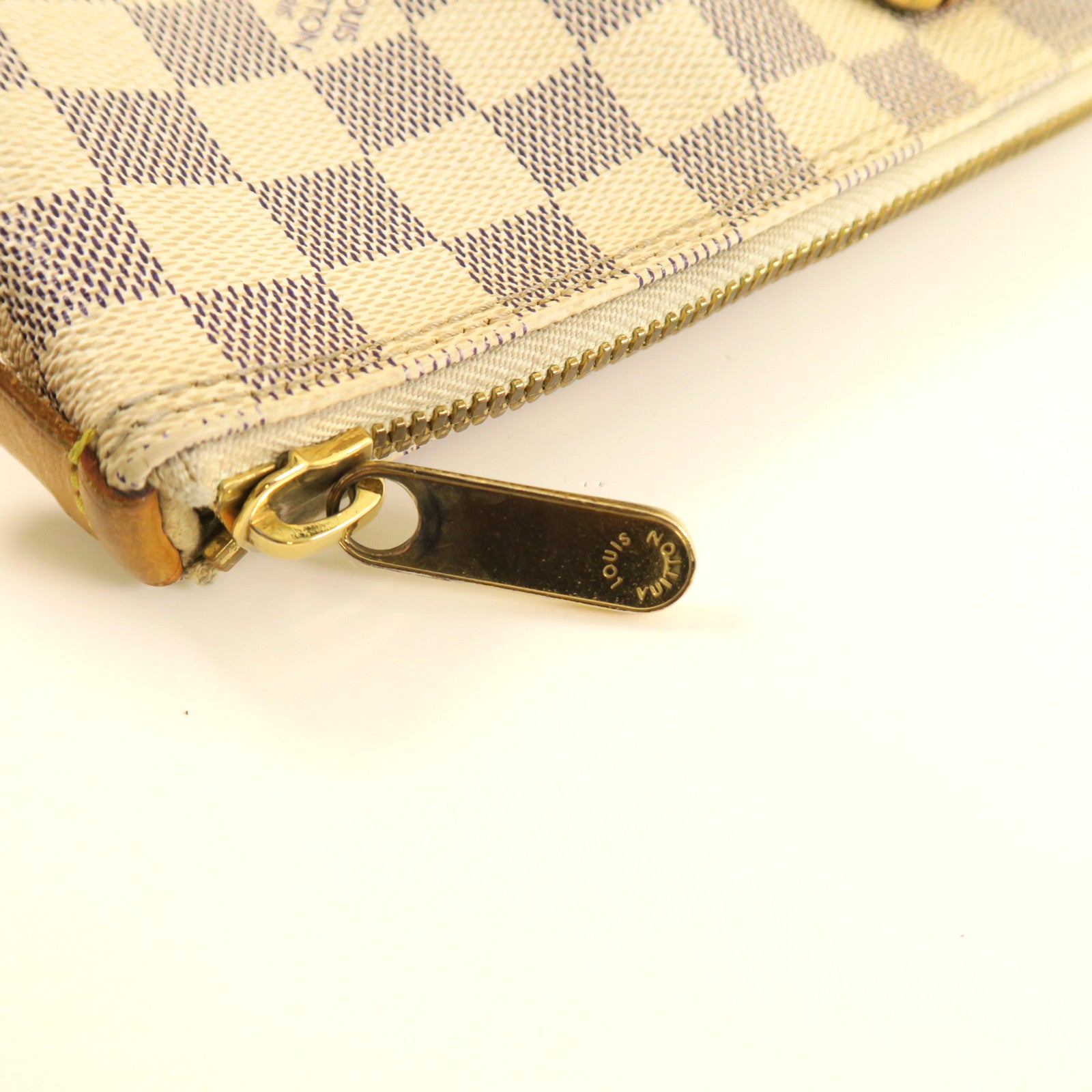 LOUIS VUITTON 【激減優惠】Damier Azur Saleya金扣肩背袋白色