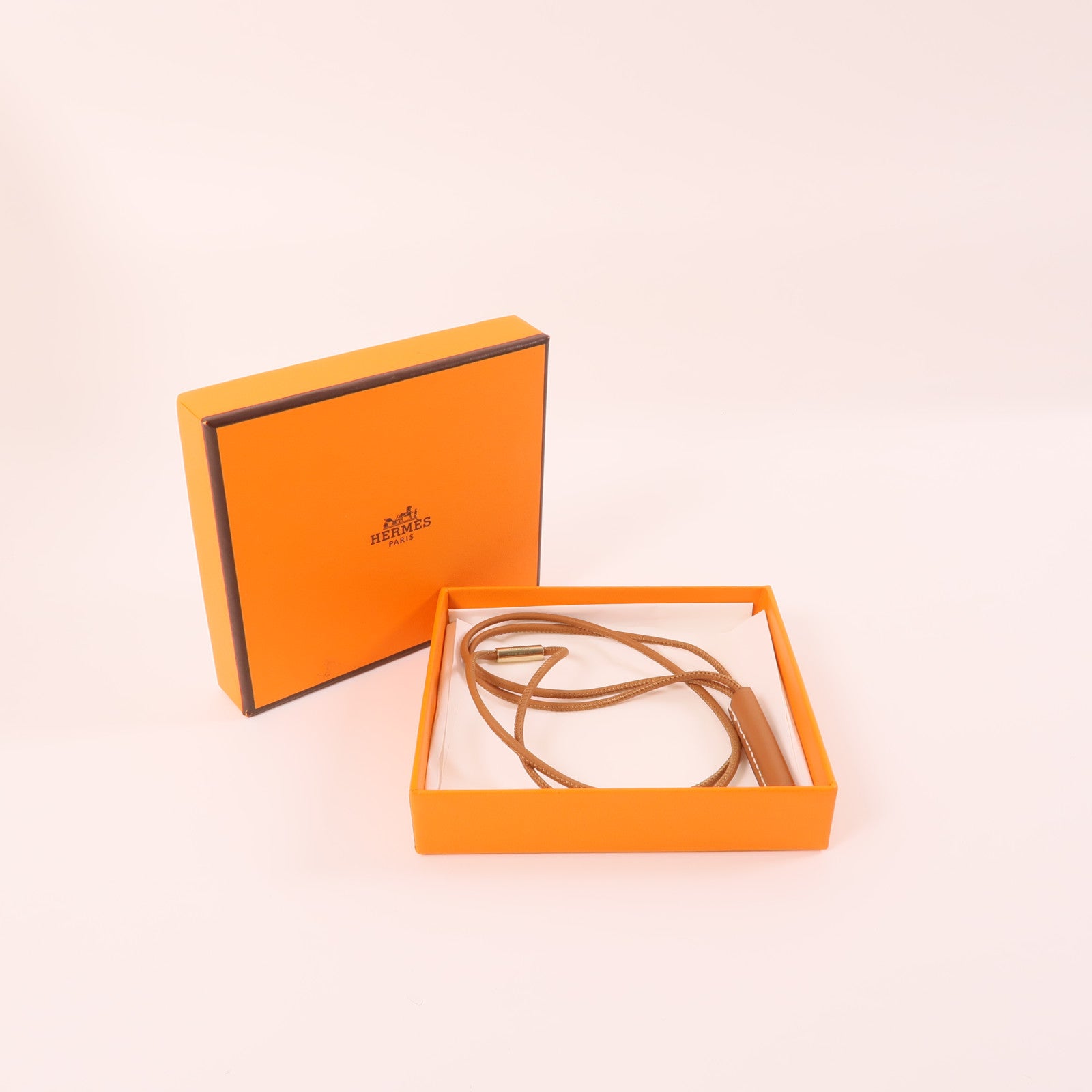 HERMES 金屬/Swift皮革Curiosite Mousqueton Necklace項鍊棕色/金色