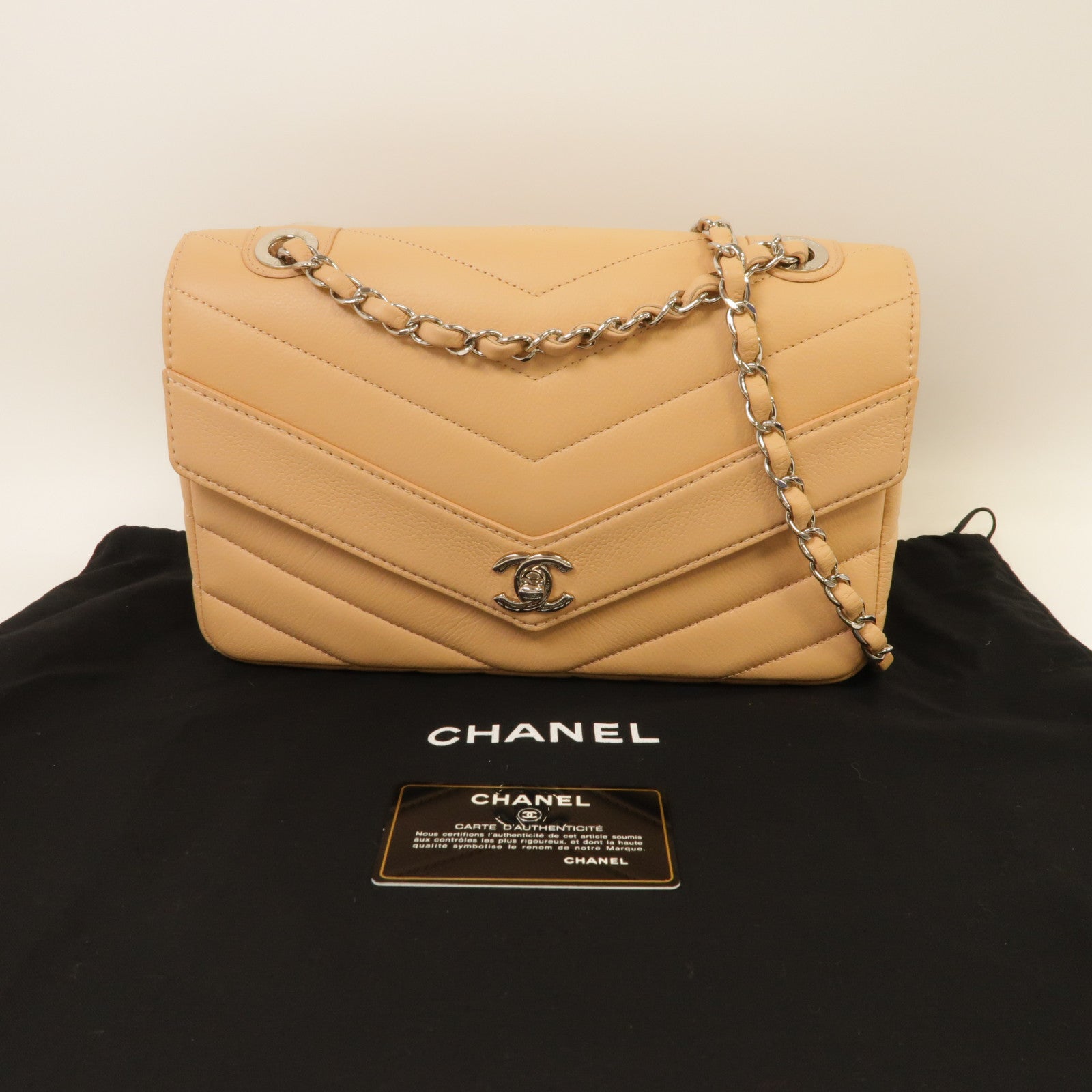 CHANEL 【激減優惠】牛皮皮革Chain Shoulder銀扣鏈帶肩背袋杏色