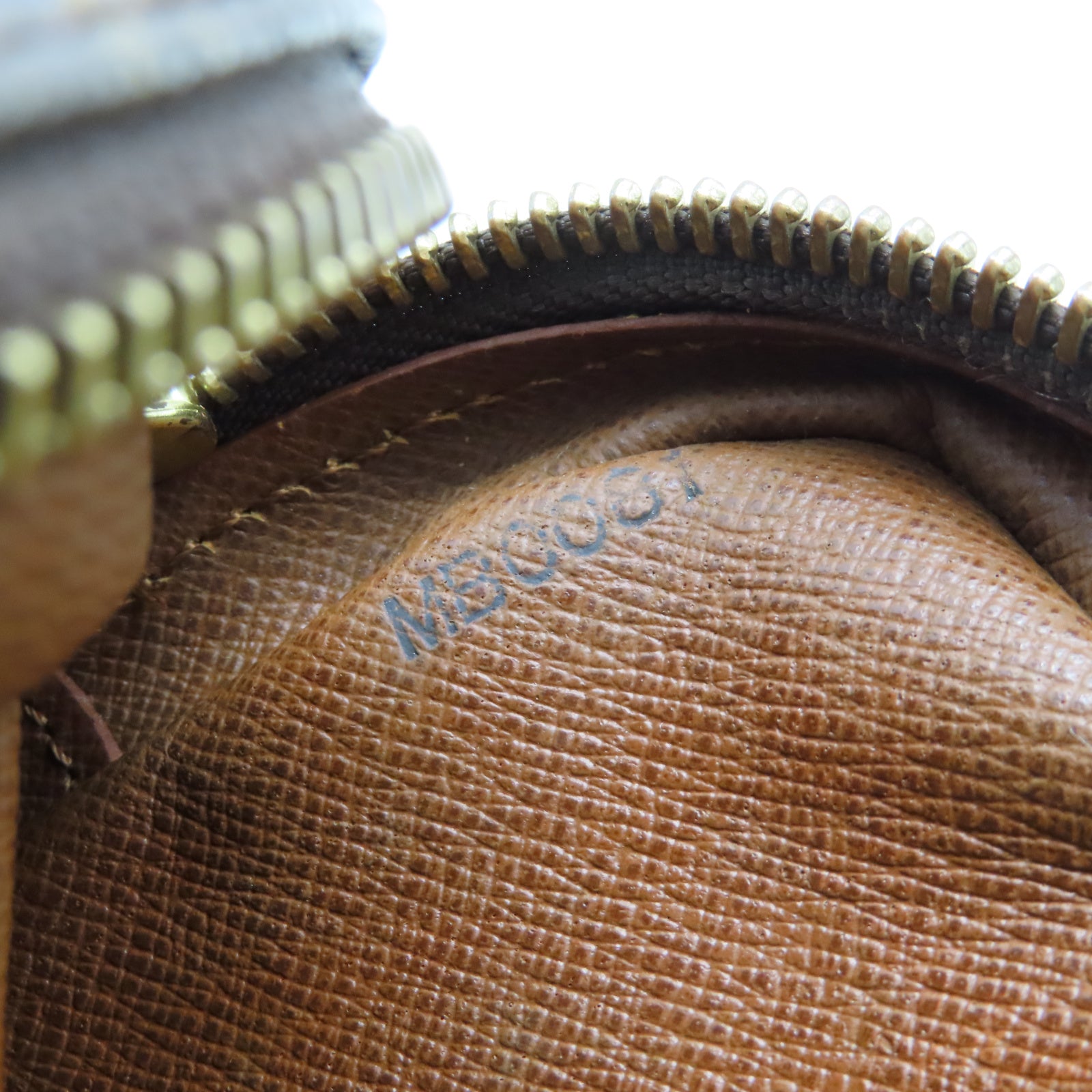LOUIS VUITTON Monogram Pochette Marly Bandouliere金扣肩背袋啡色