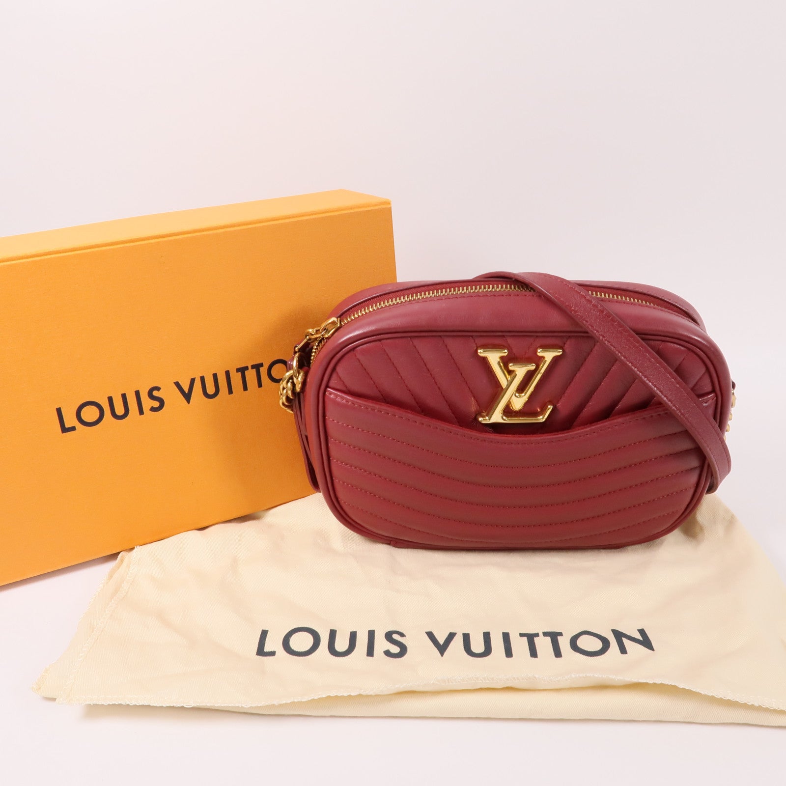 LOUIS VUITTON 牛皮皮革New Wave鏈帶肩背袋