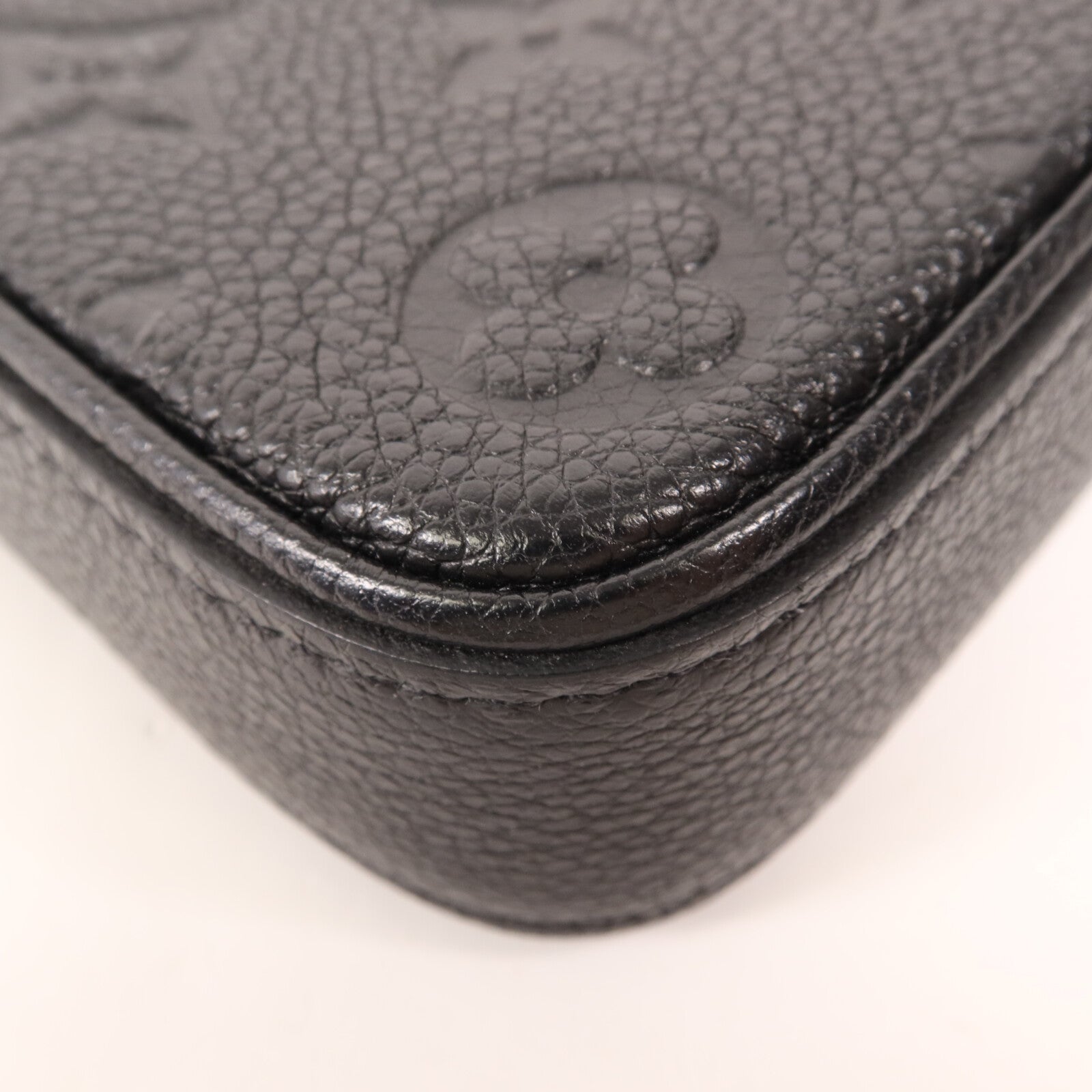 LOUIS VUITTON Monogram Empreinte Easy Pouch On Strap金扣手挽肩背兩用袋