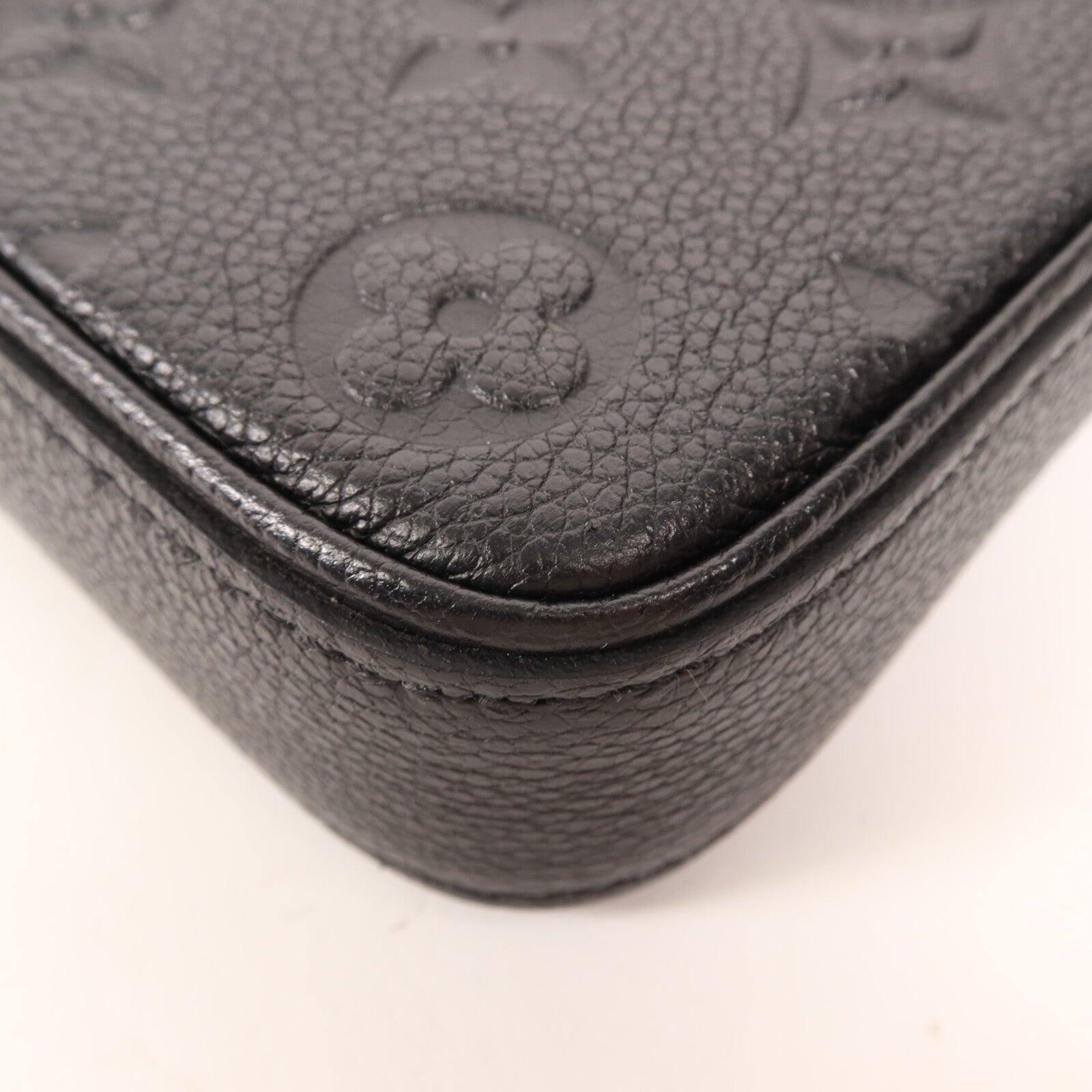 LOUIS VUITTON Monogram Empreinte Easy Pouch On Strap金扣手挽肩背兩用袋
