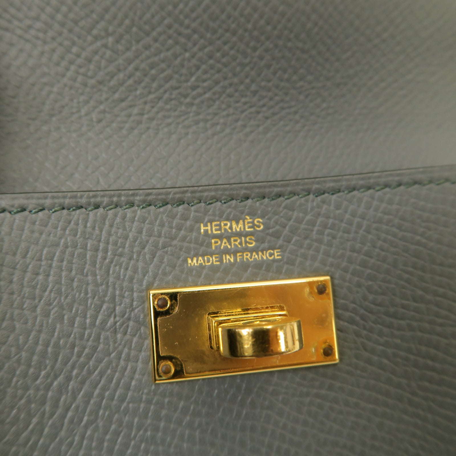 HERMES **【激減優惠】Epsom皮革Kelly Pocket Compact金扣錢包Vert Amande灰色