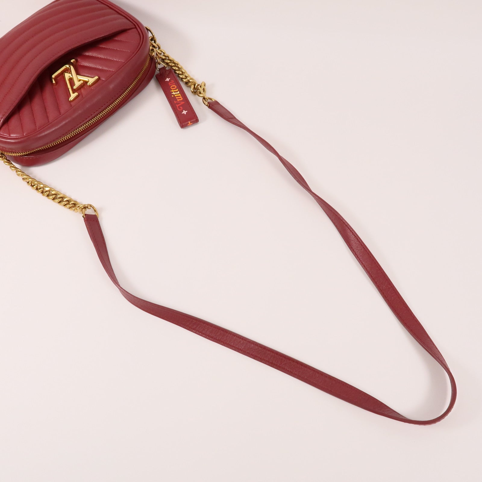 LOUIS VUITTON 牛皮皮革New Wave鏈帶肩背袋