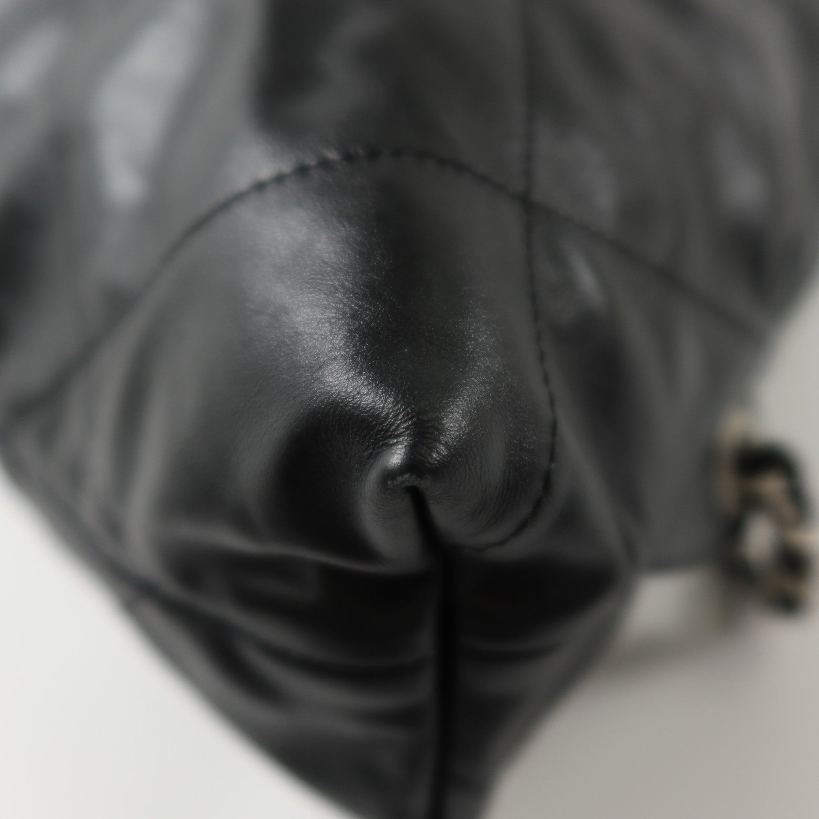 CHANEL 牛皮皮革Chanel 22 Backpack銀扣背包
