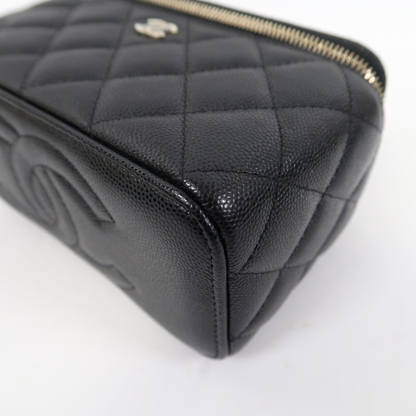 CHANEL 【激減優惠】菱格Caviar皮革Vanity Case金扣鏈帶肩背袋黑色