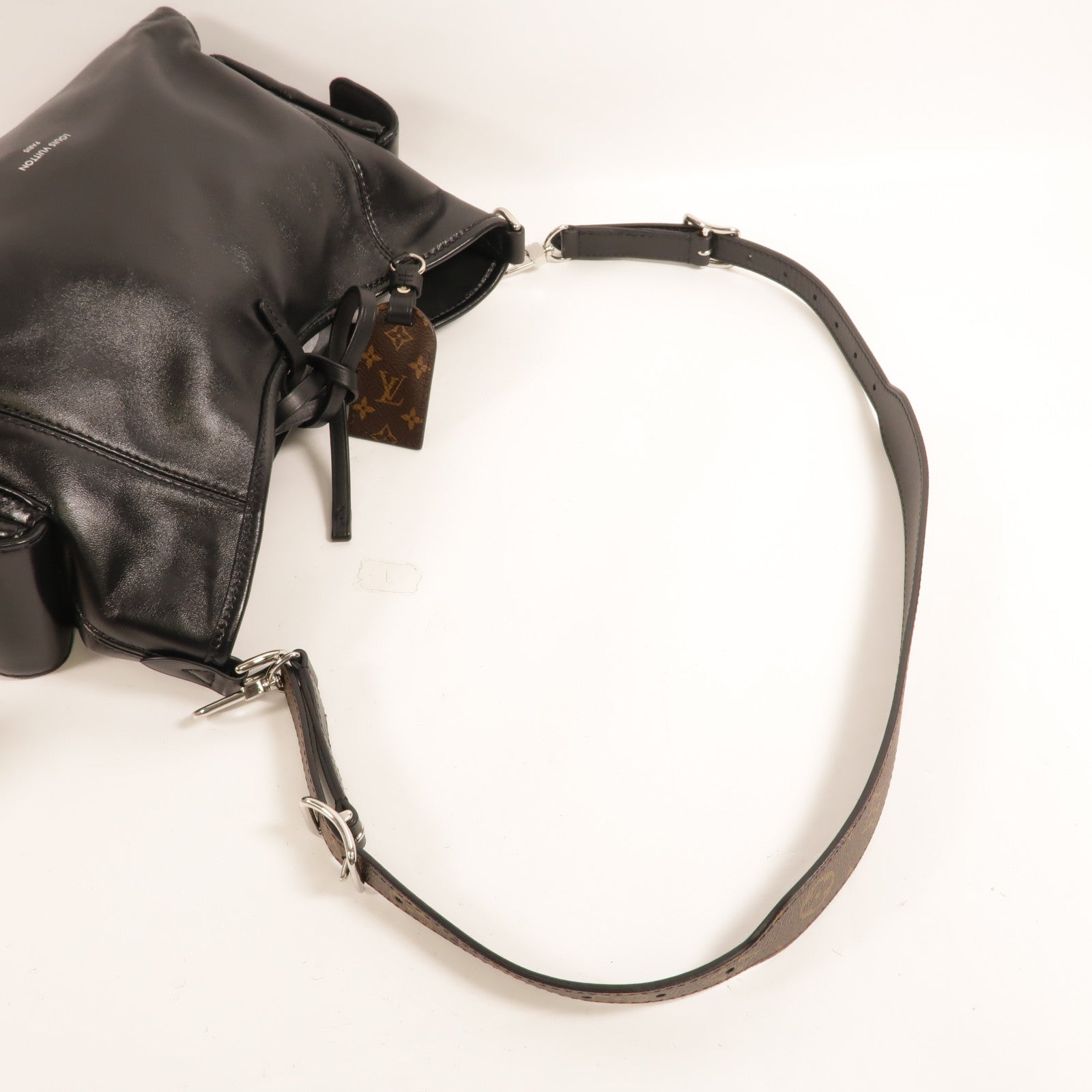 LOUIS VUITTON 羊皮皮革Carry All Vibe PM銀扣手挽肩背兩用袋