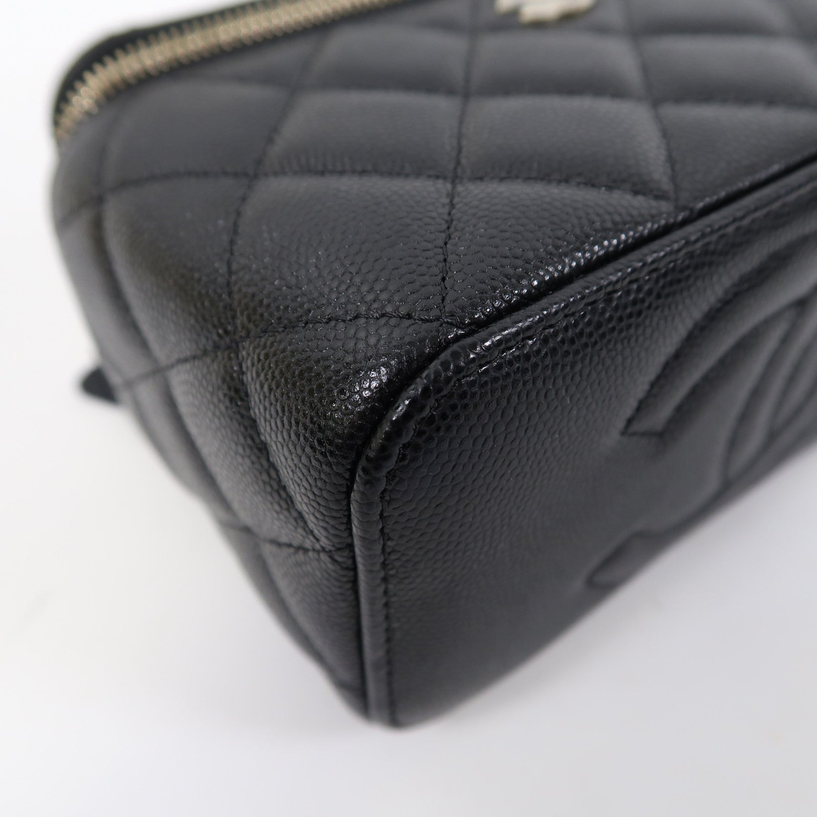 CHANEL 【激減優惠】菱格Caviar皮革Vanity Case金扣鏈帶肩背袋黑色