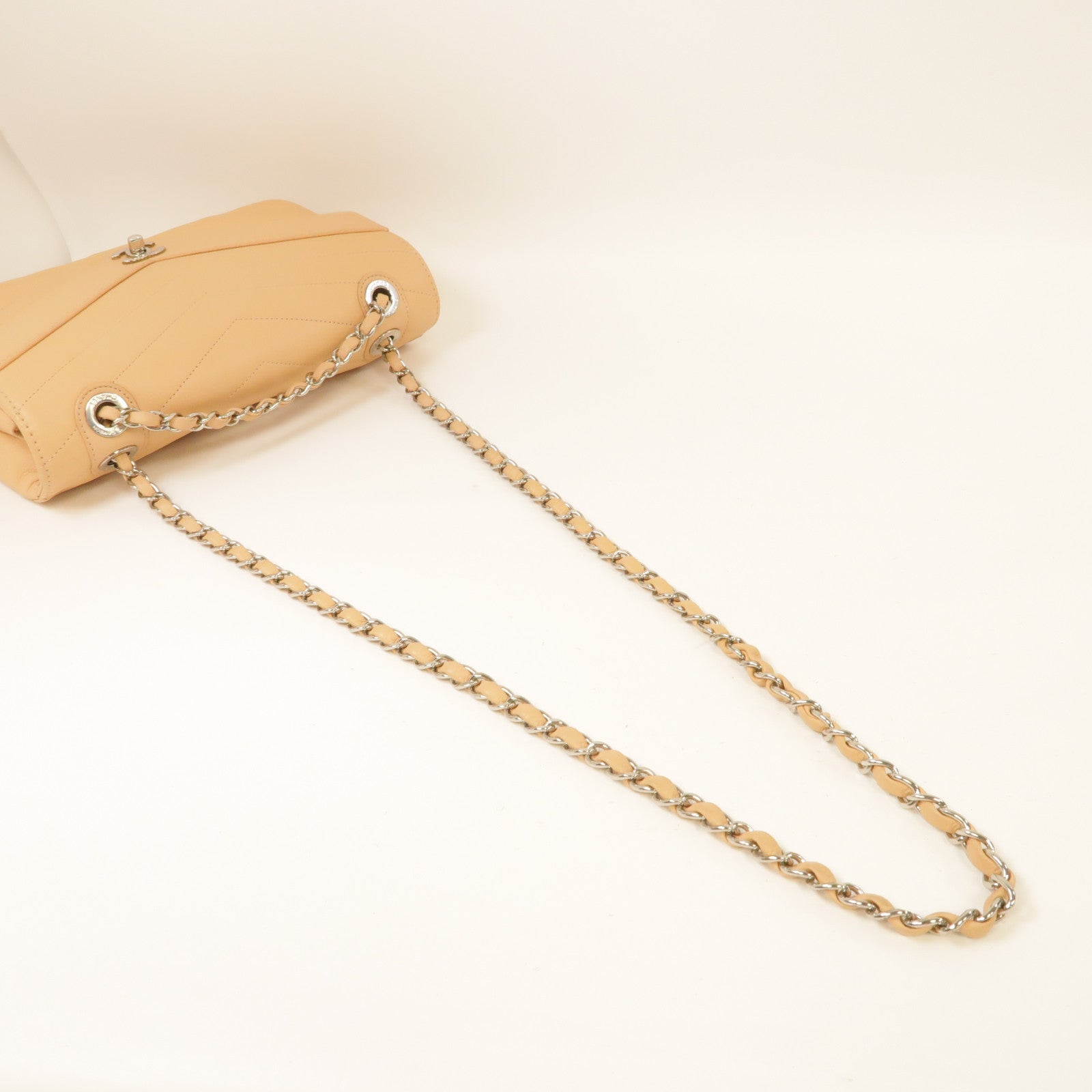 CHANEL 【激減優惠】牛皮皮革Chain Shoulder銀扣鏈帶肩背袋杏色