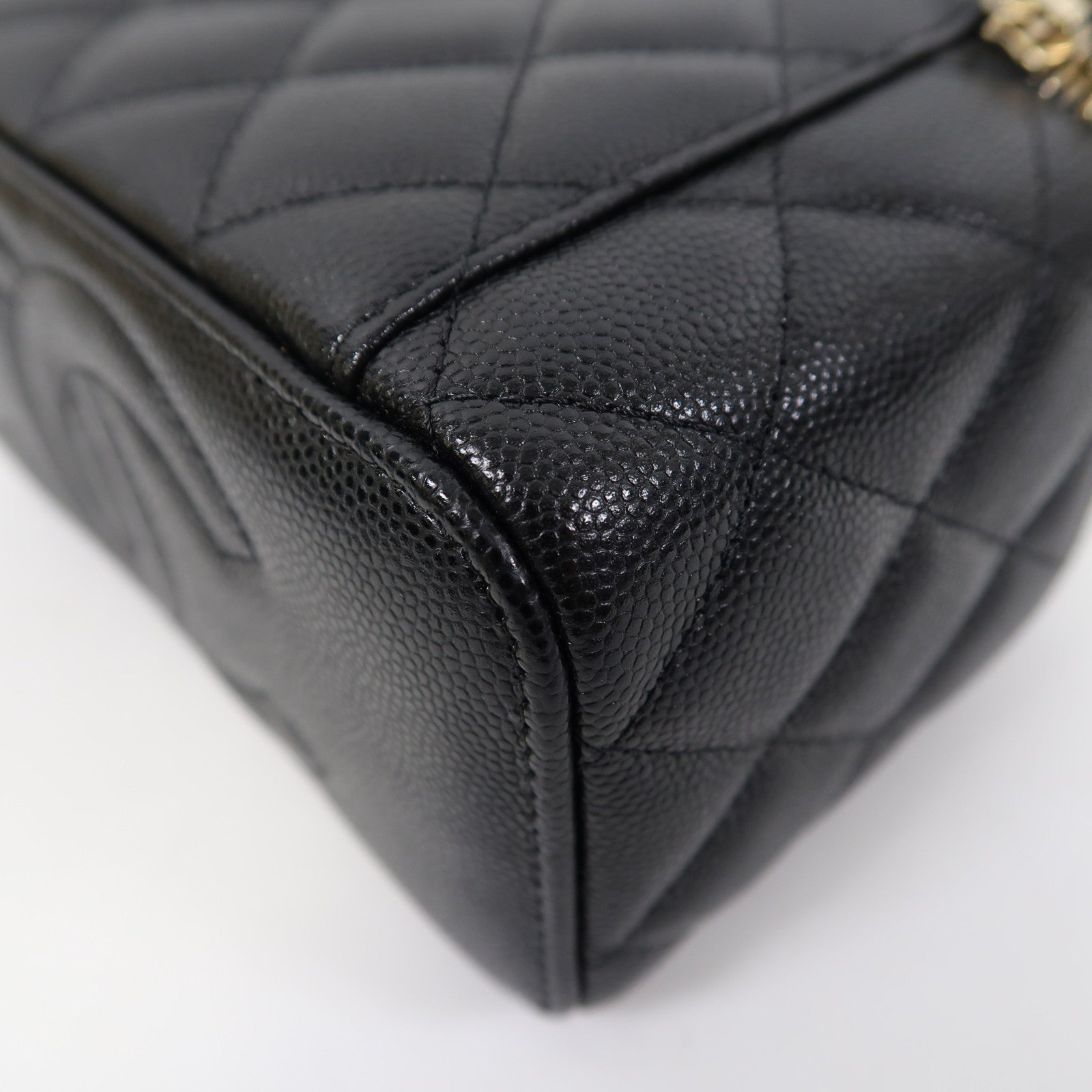 CHANEL 【激減優惠】菱格Caviar皮革Vanity Case金扣鏈帶肩背袋黑色