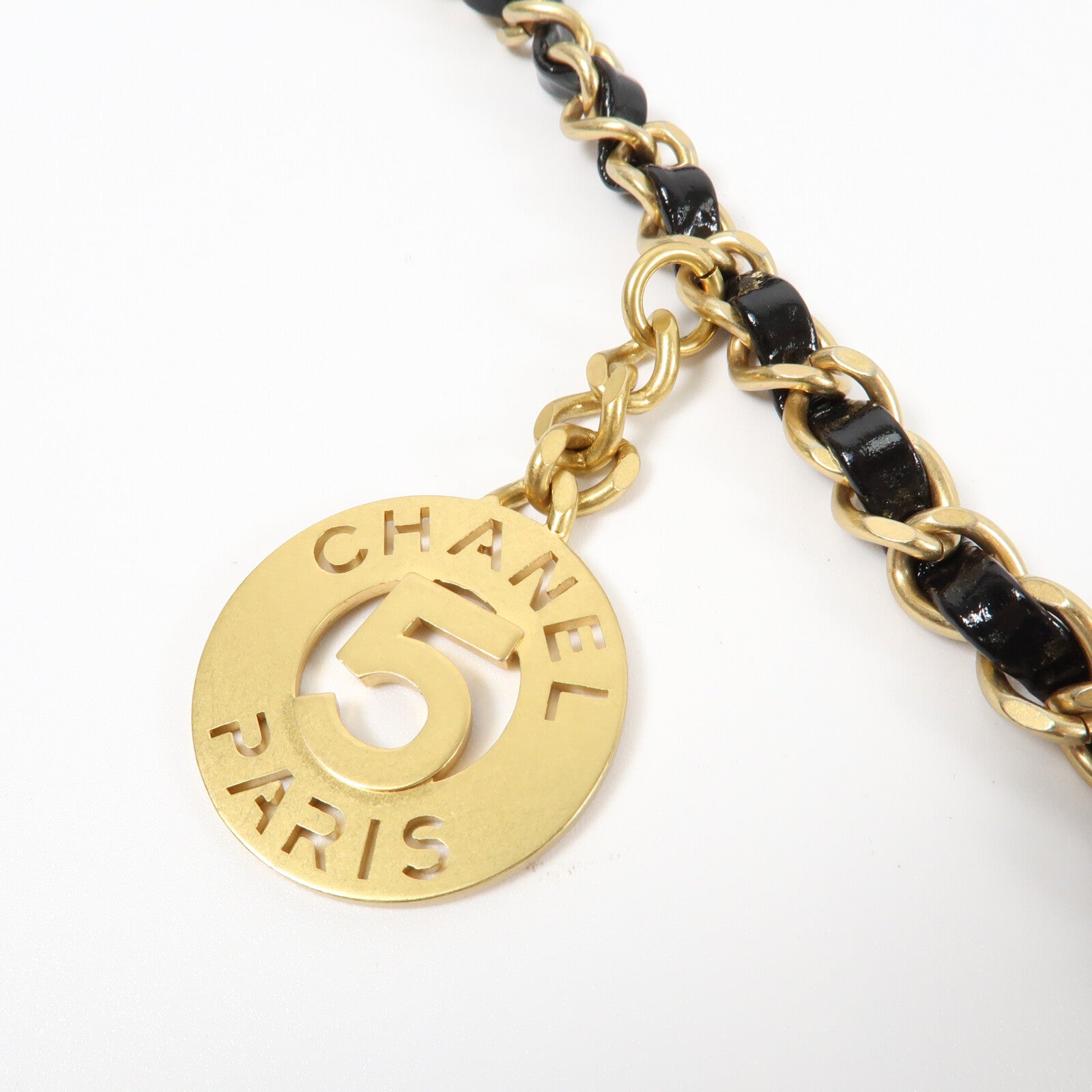 CHANEL 【激減優惠】漆皮皮革Wavy CC Hobo金扣鏈帶肩背袋